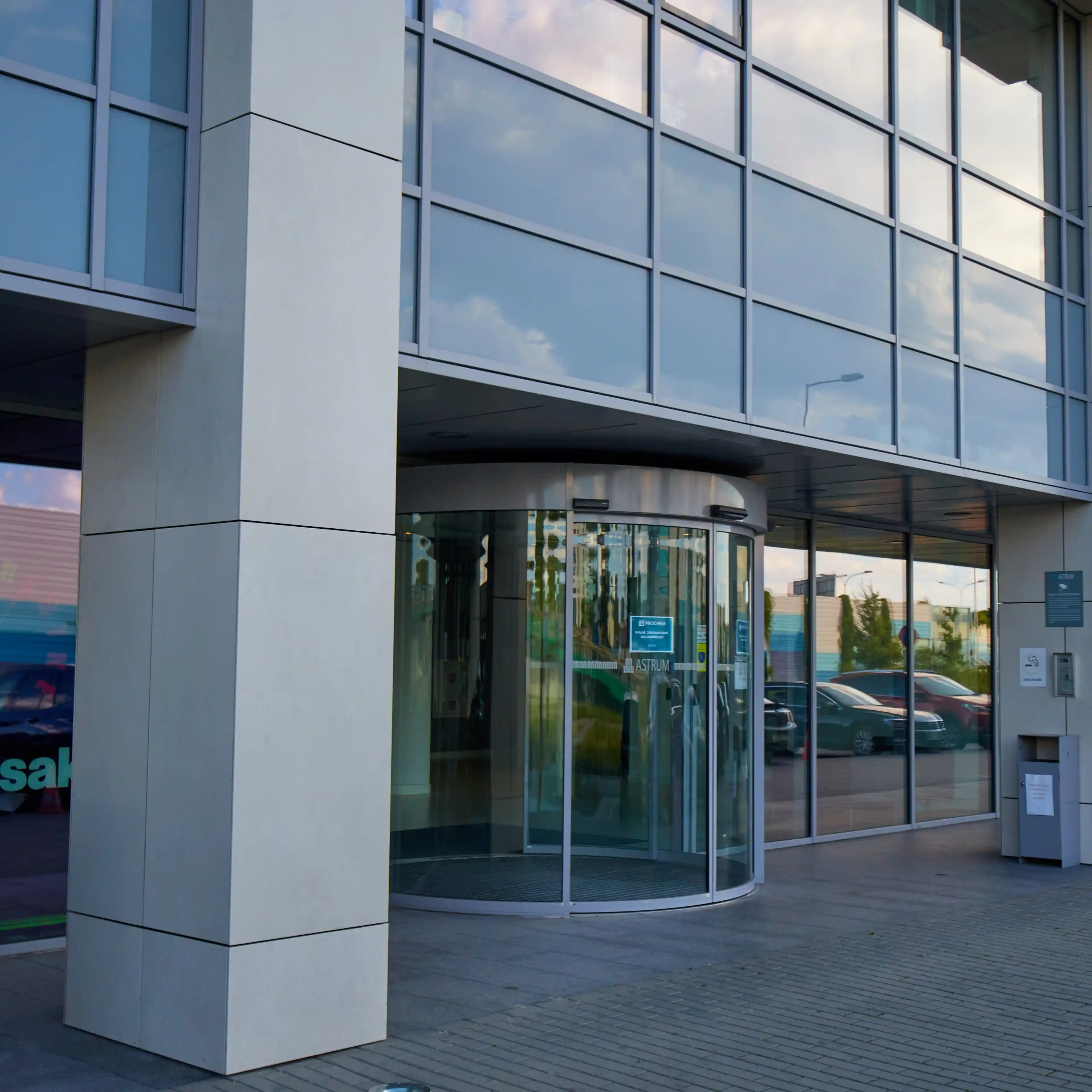 Astrum Business Park, Łopuszańska 95, Warsaw, Ochota i Włochy