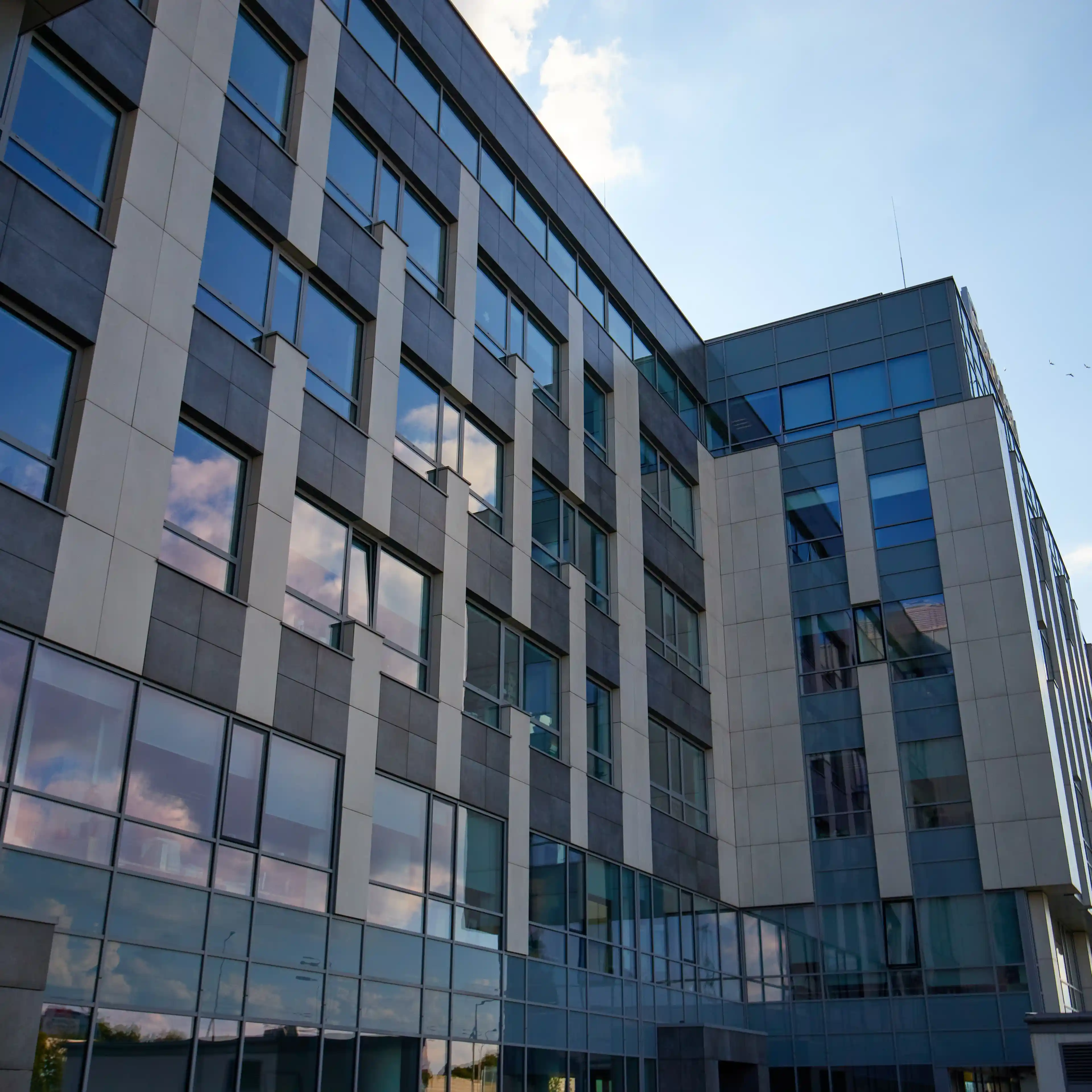 Astrum Business Park, Łopuszańska 95, Warsaw, Ochota i Włochy