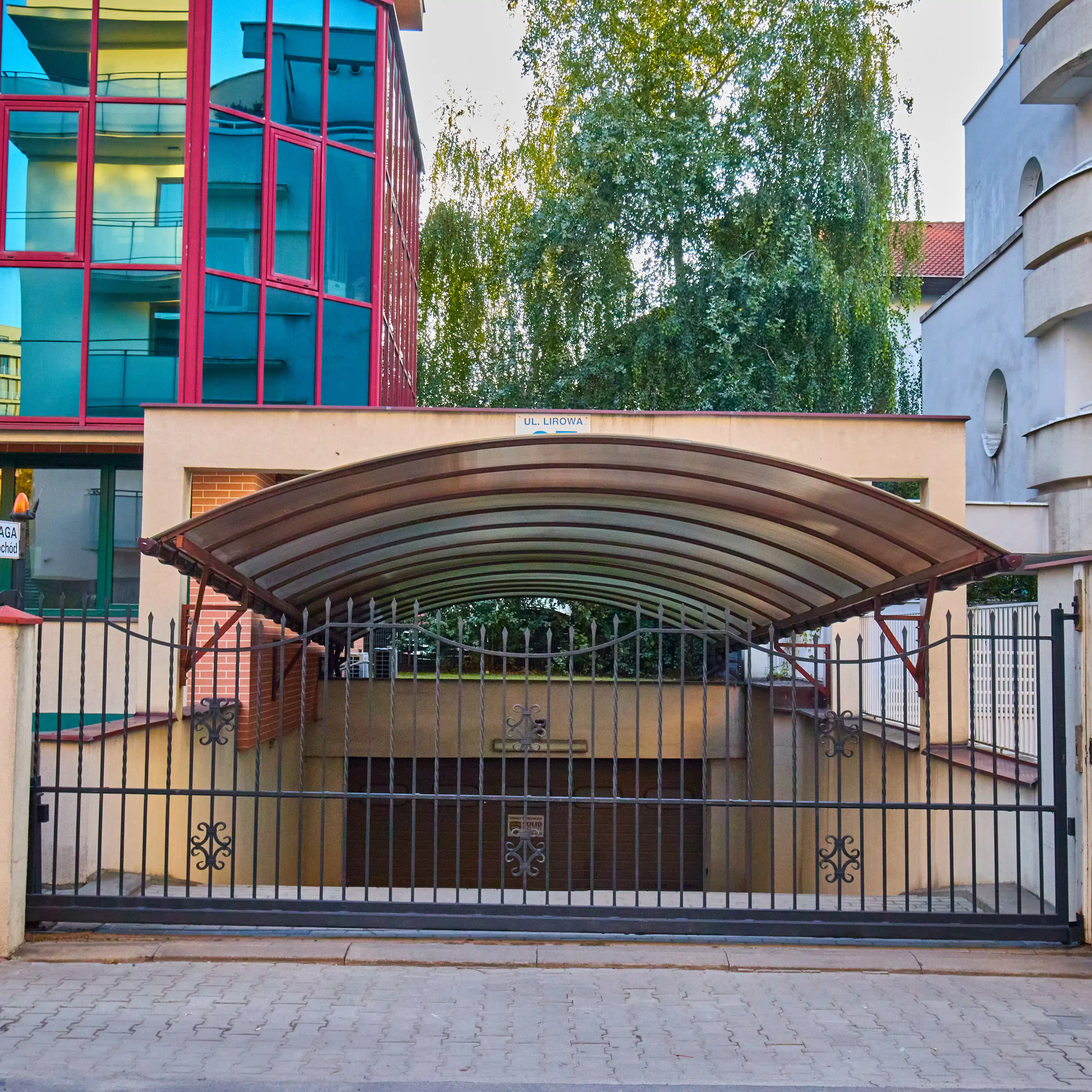 Lirowa 27, Lirowa 27, Warszawa, Ochota i Włochy