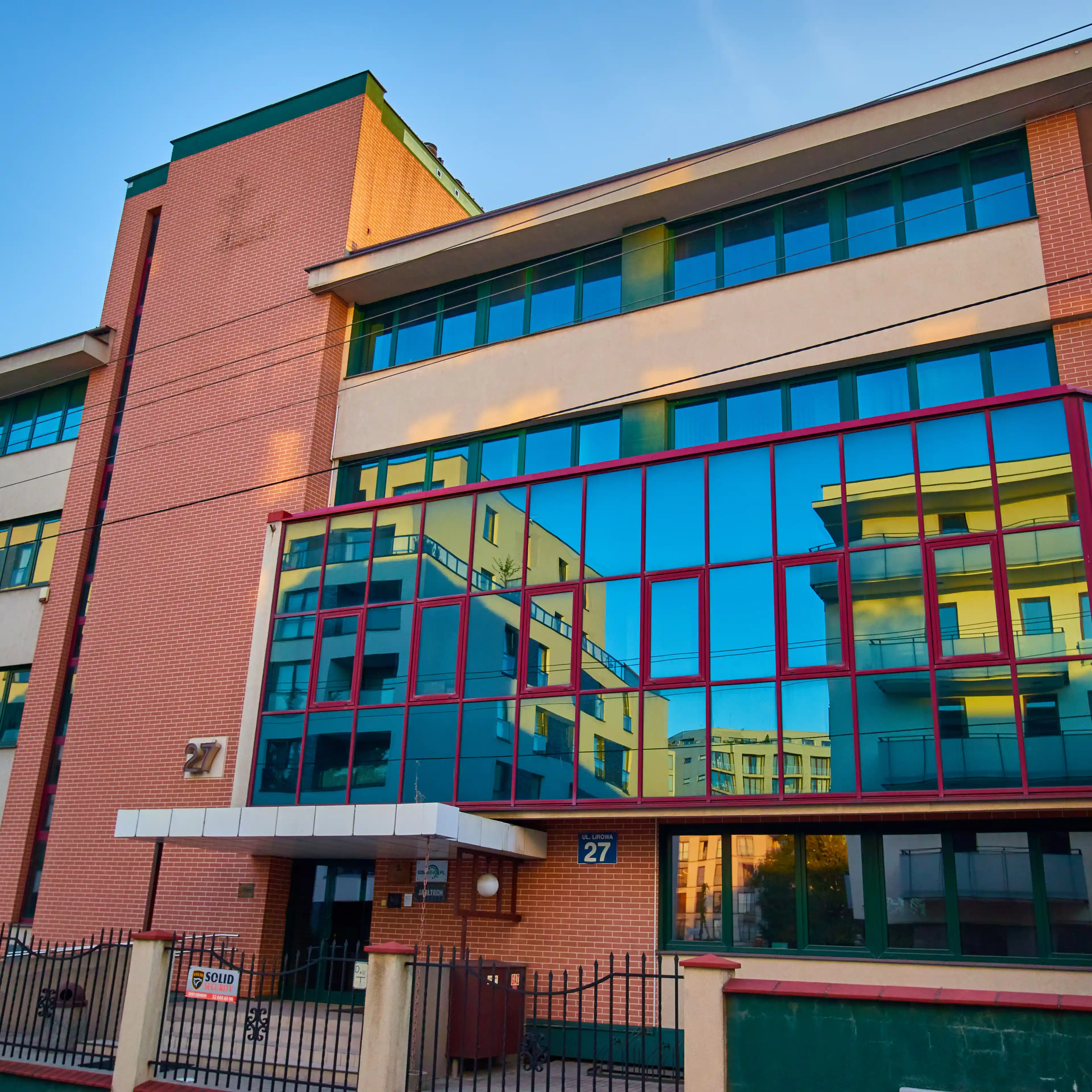 Lirowa 27, Lirowa 27, Warszawa, Ochota i Włochy