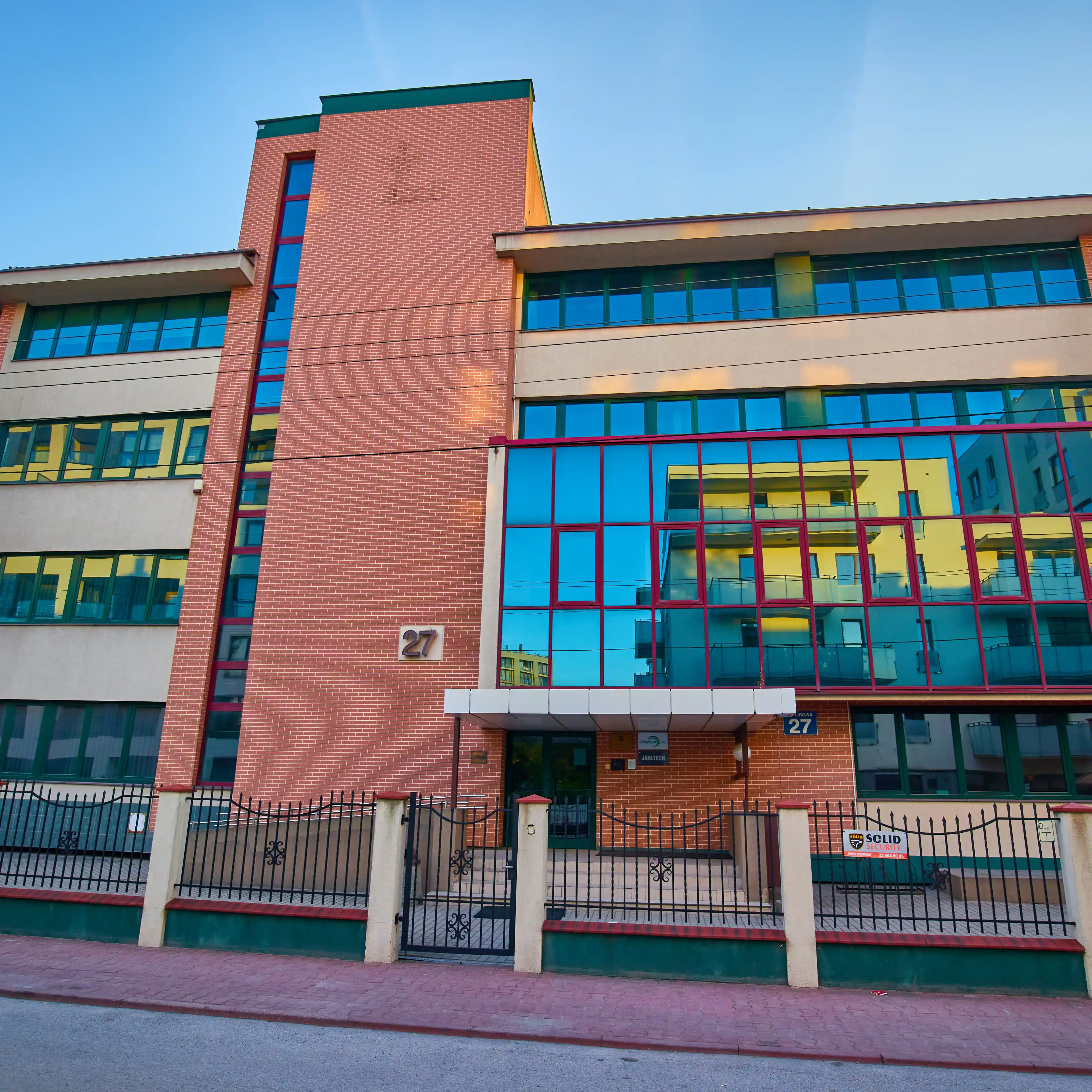 Lirowa 27, Lirowa 27, Warszawa, Ochota i Włochy