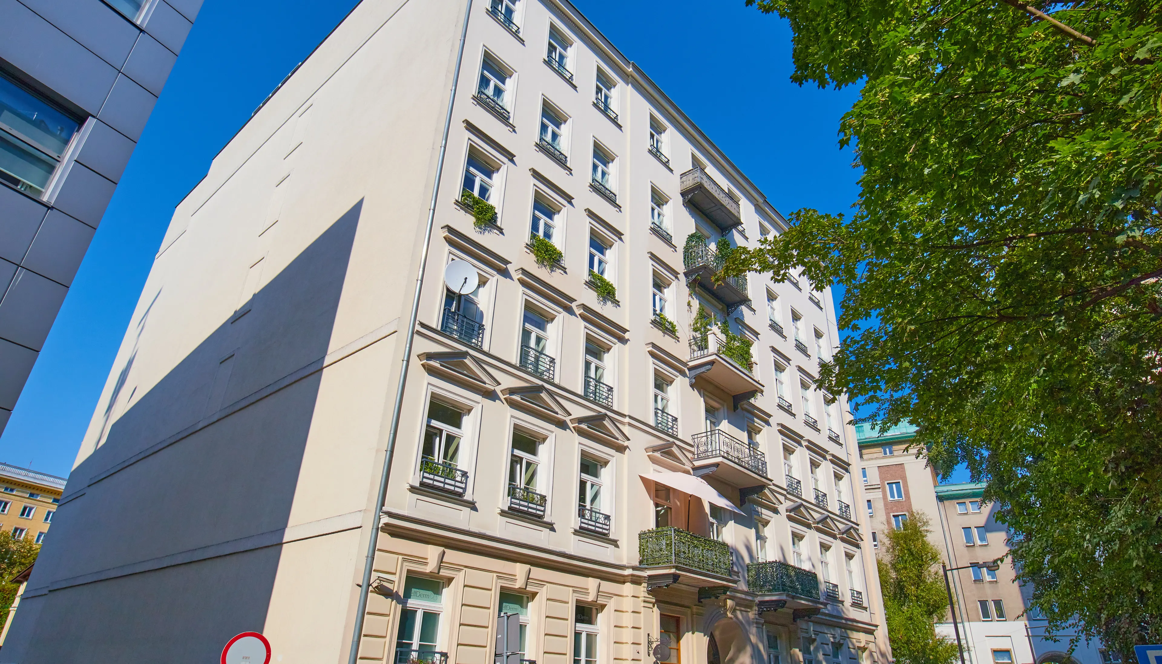 Piękna 44, Piękna 44, Warszawa, Centrum