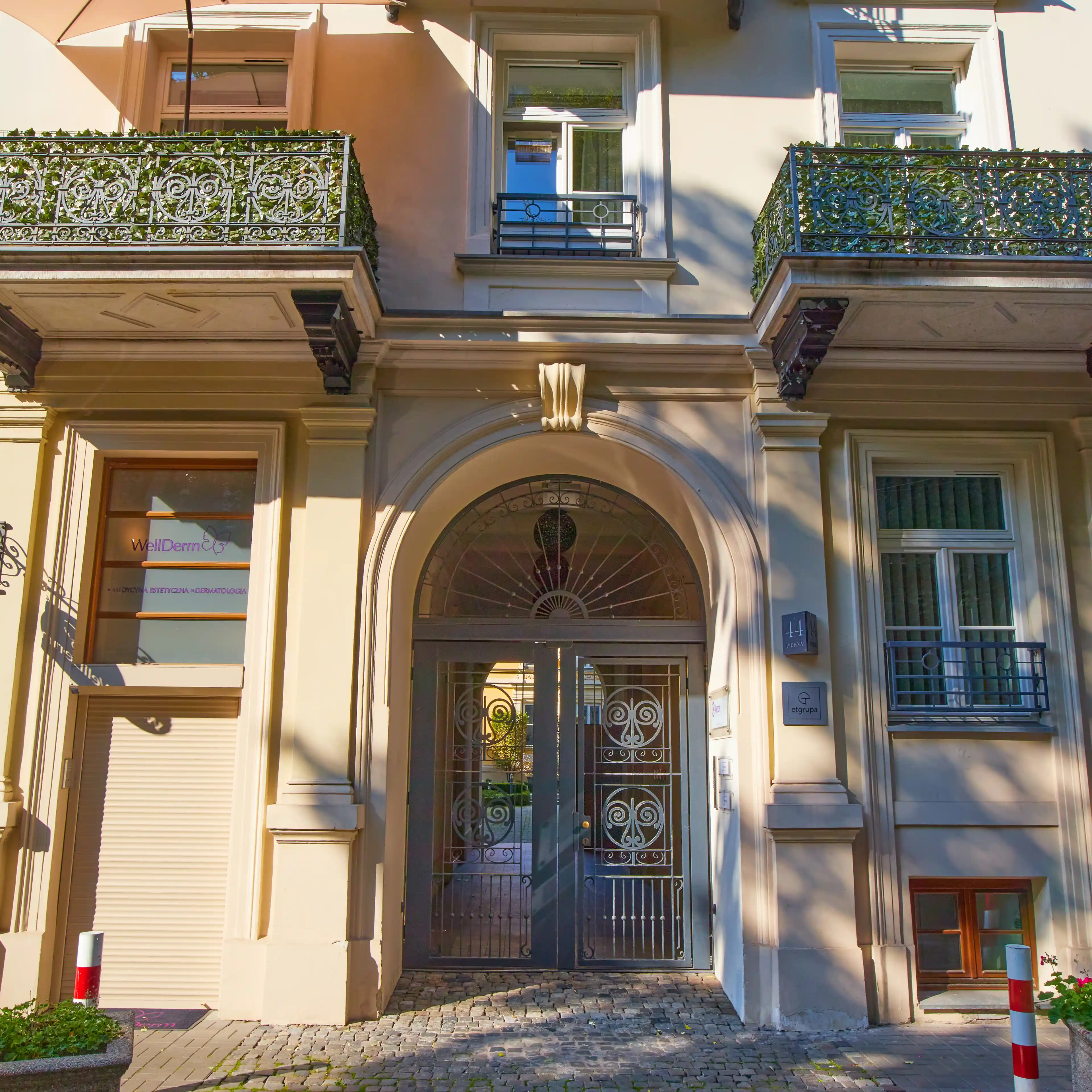 Piękna 44, Piękna 44, Warszawa, Centrum