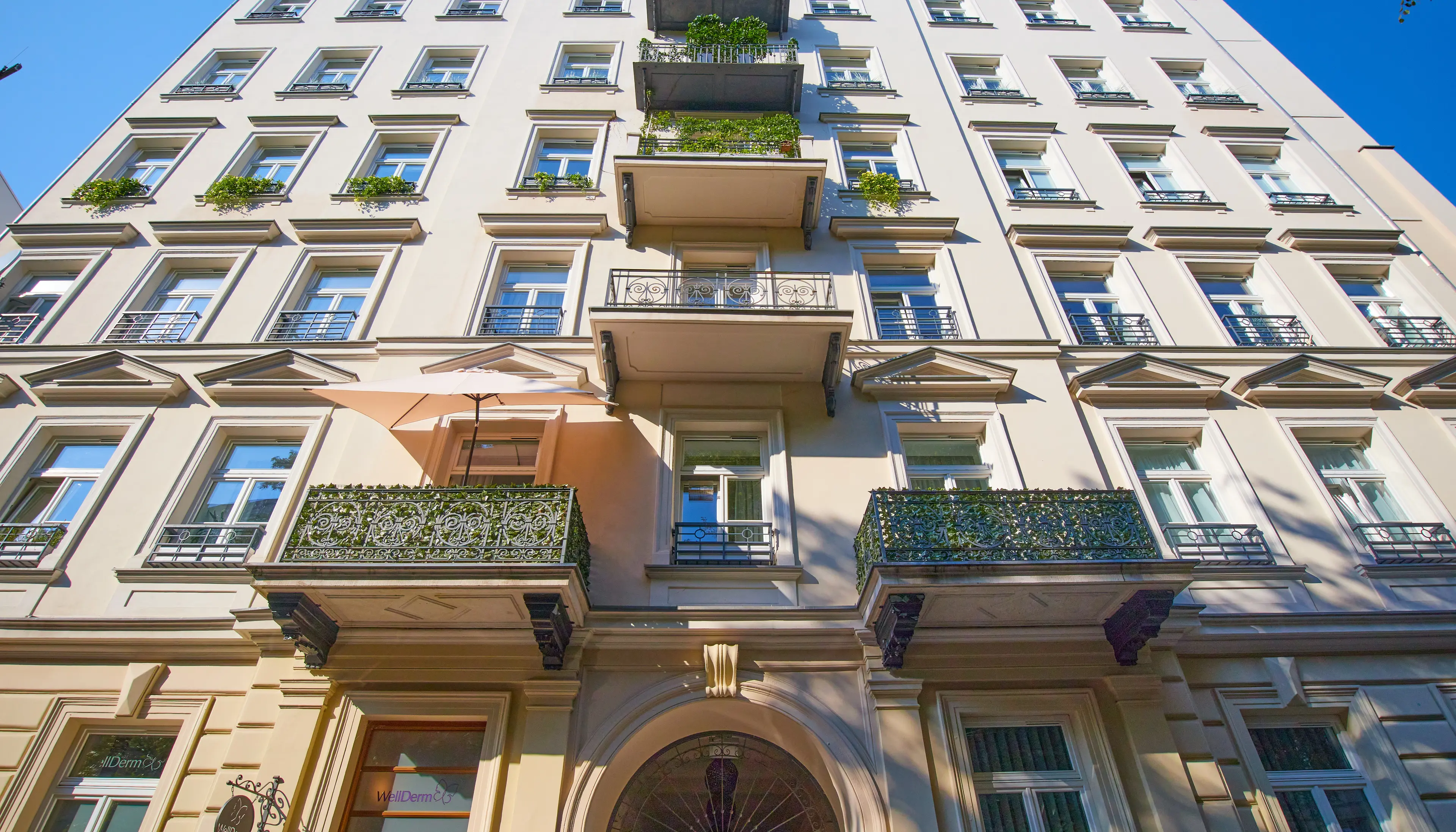Piękna 44, Piękna 44, Warszawa, Centrum