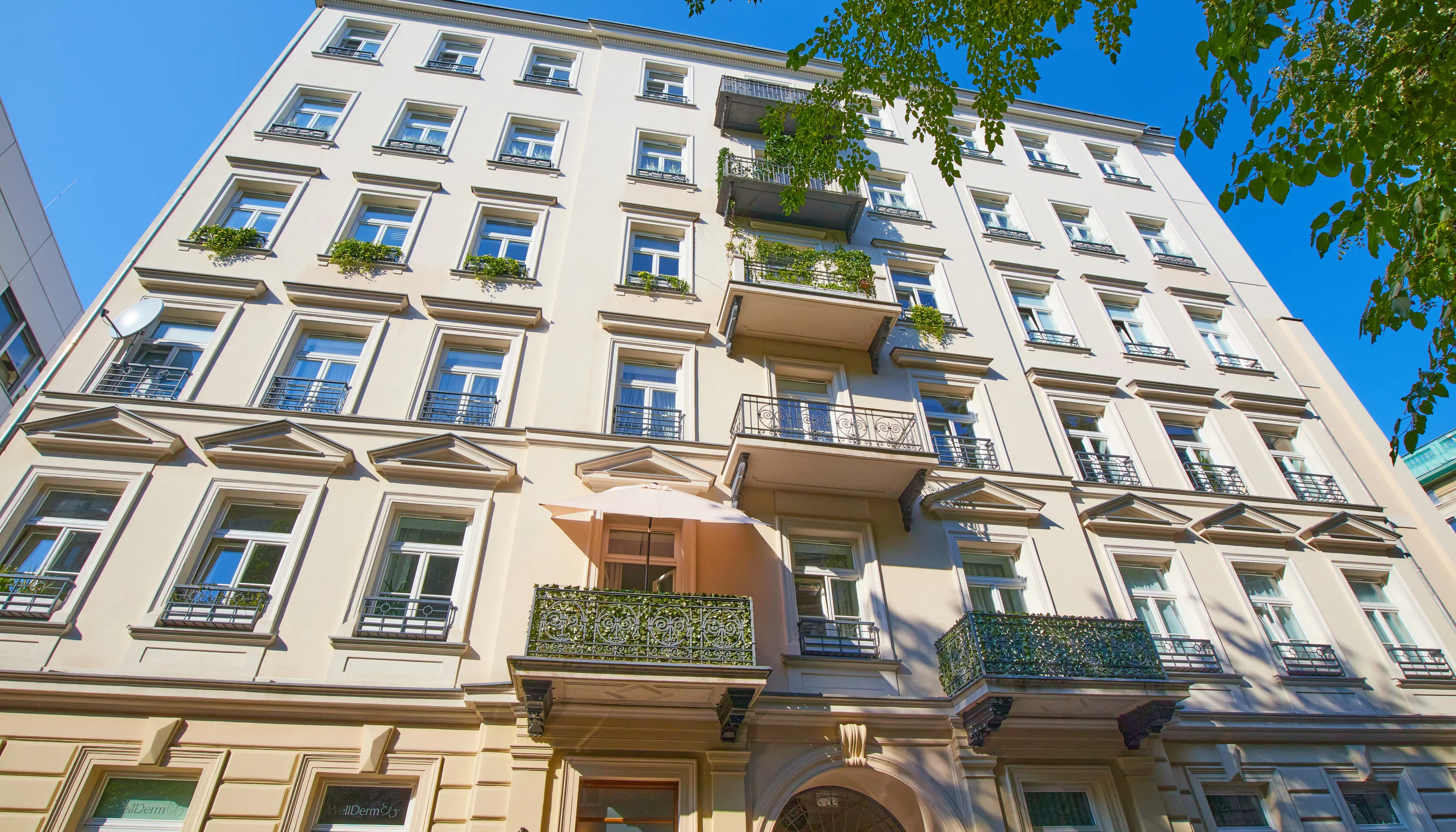 Piękna 44, Piękna 44, Warszawa, Centrum