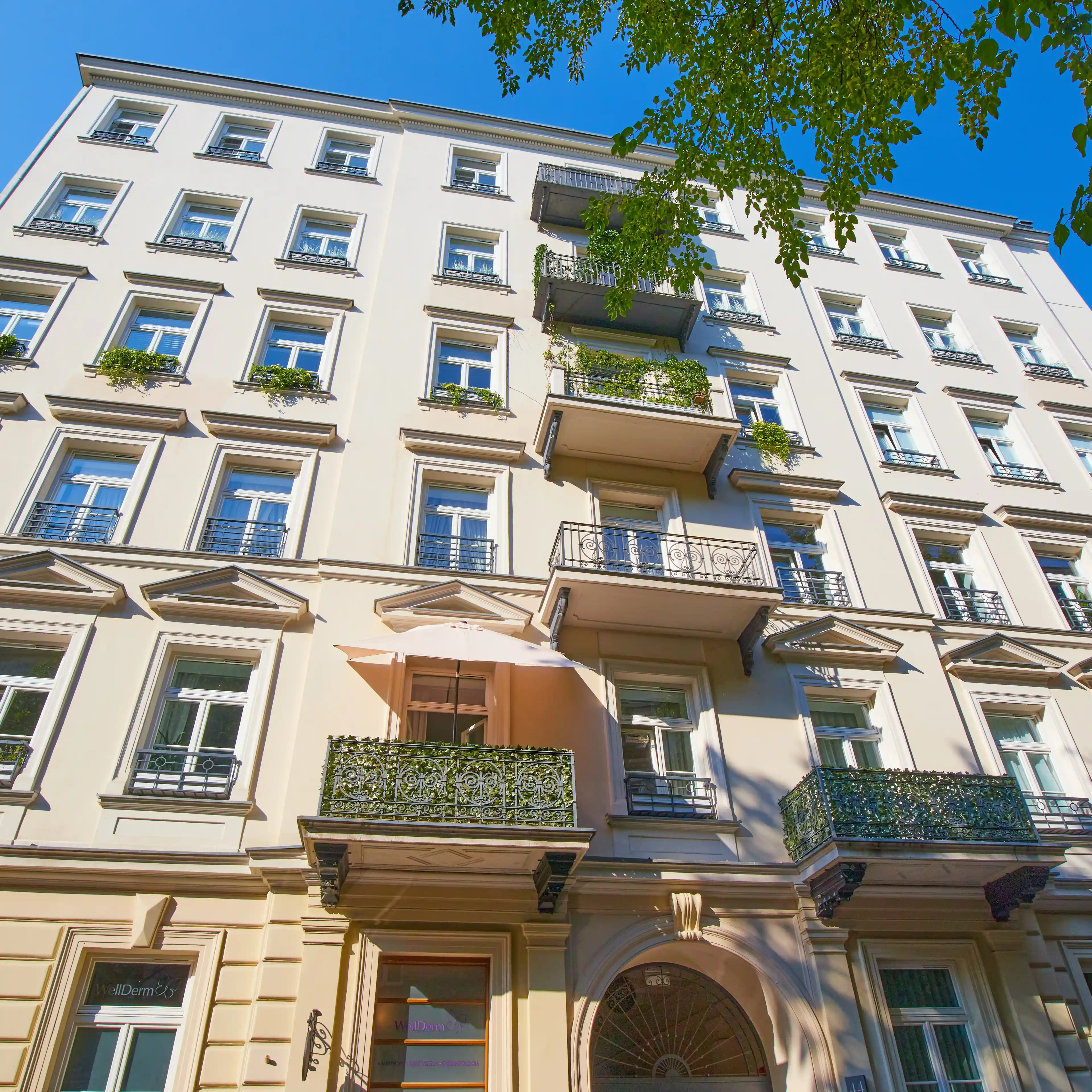 Piękna 44, Piękna 44, Warszawa, Centrum