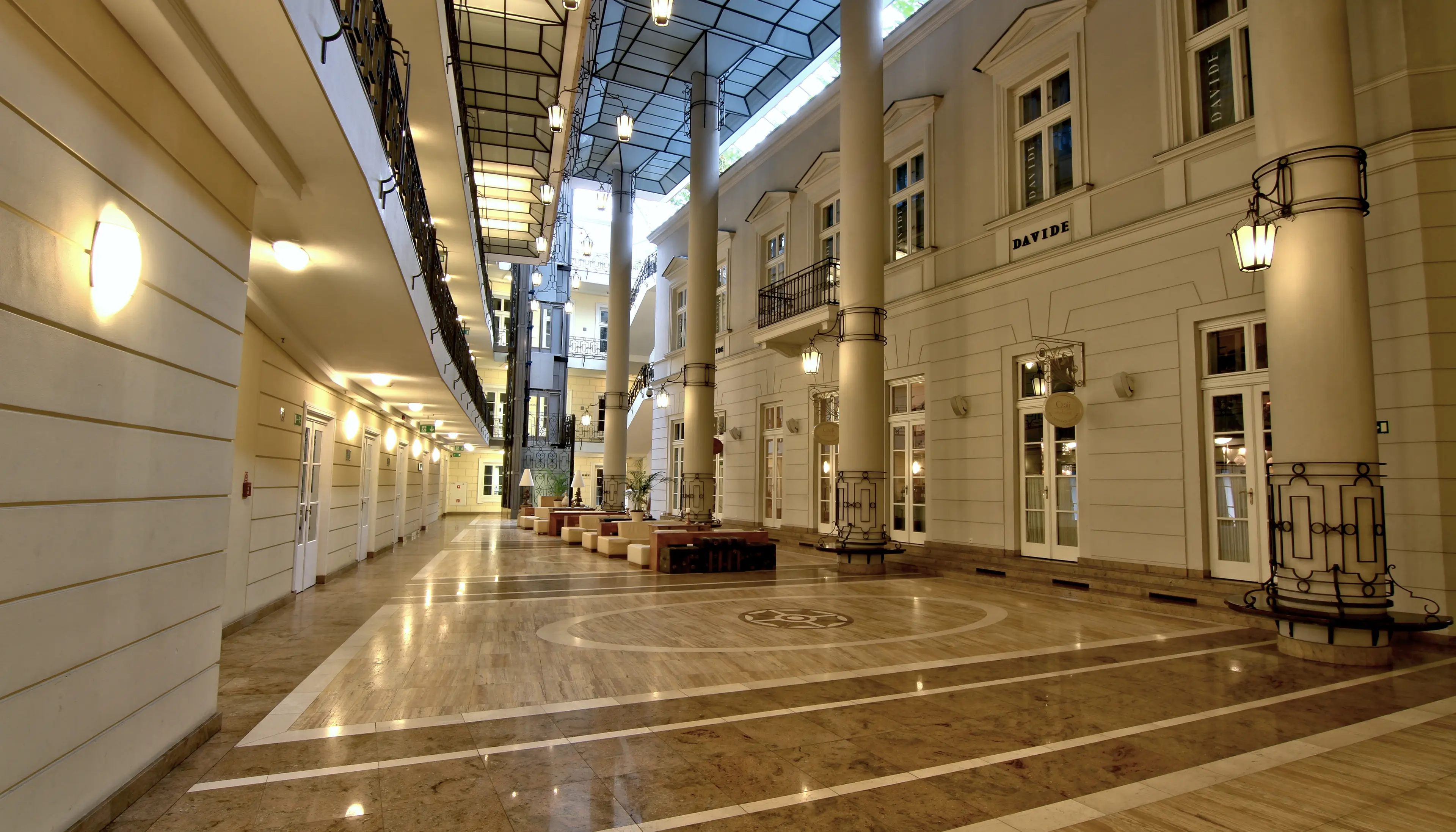 Dom Dochodowy, Trzech Krzyży 3, Warszawa, Centrum