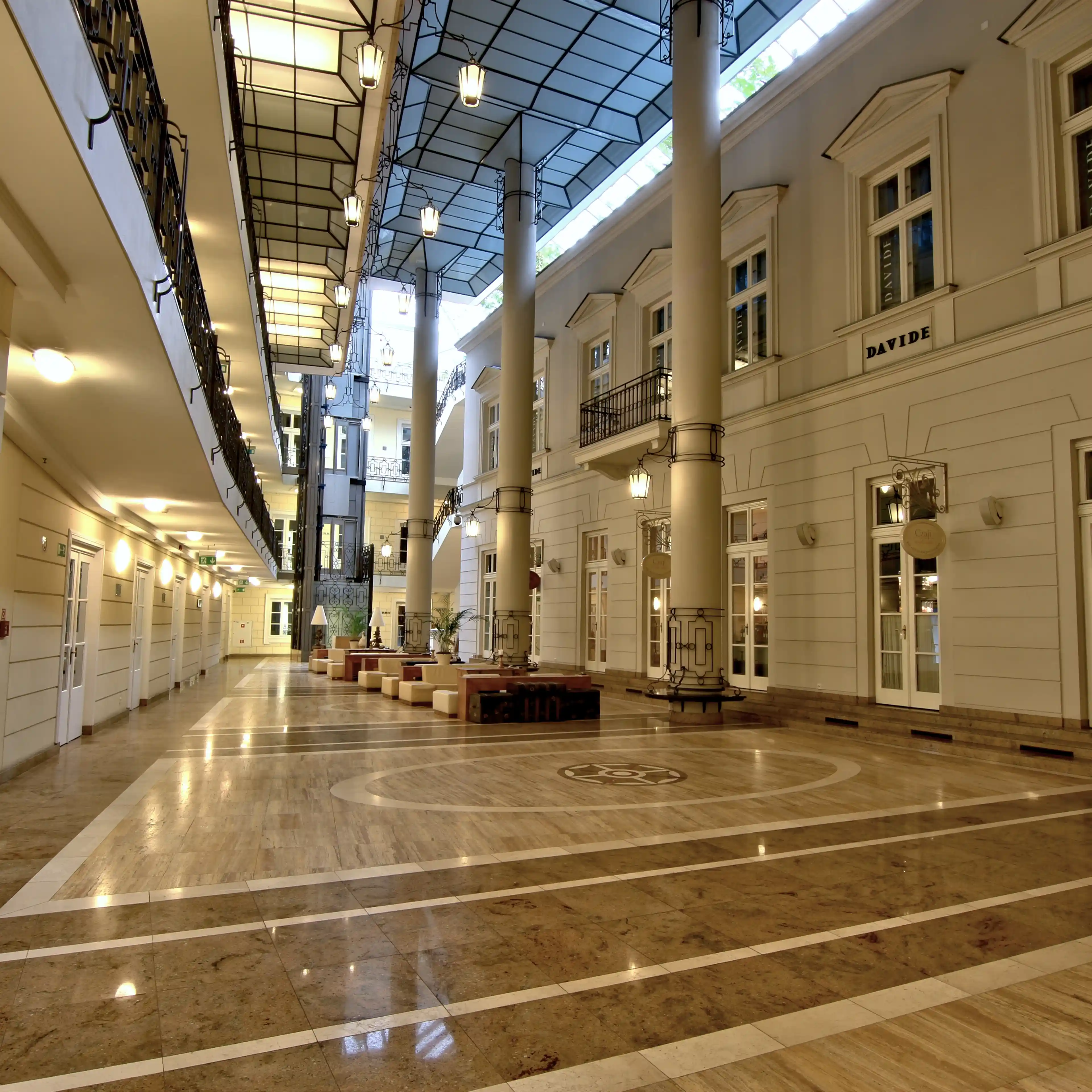 Dom Dochodowy, Trzech Krzyży 3, Warszawa, Centrum