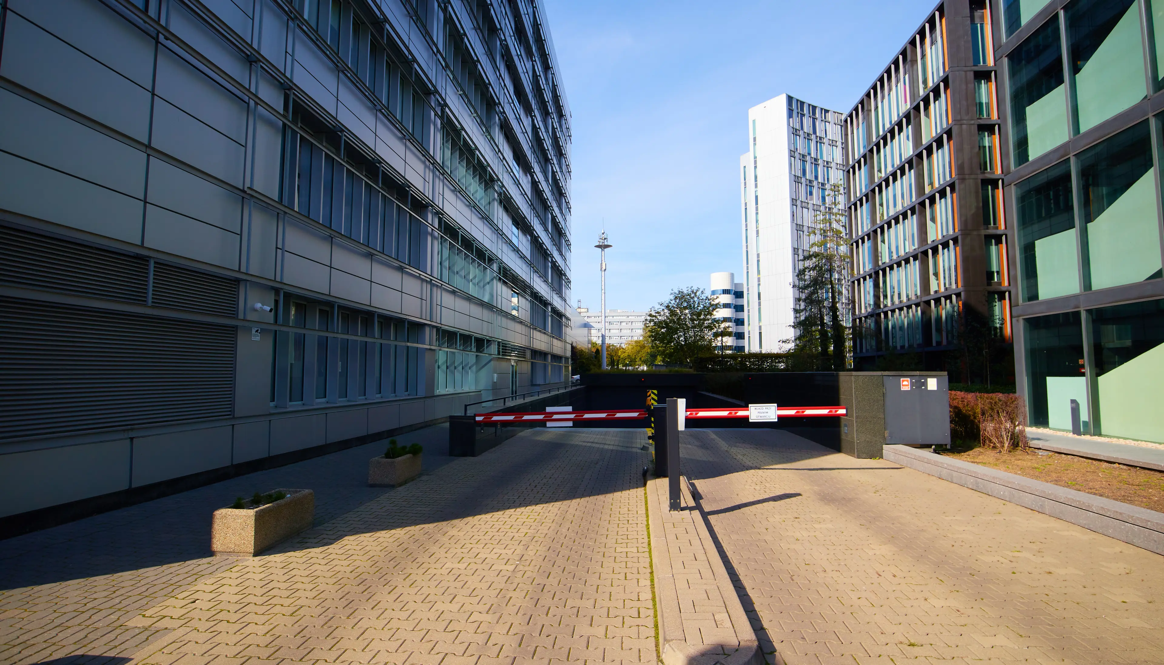 Allianz, Rodziny Hiszpańskich 1, Warsaw, Mokotów