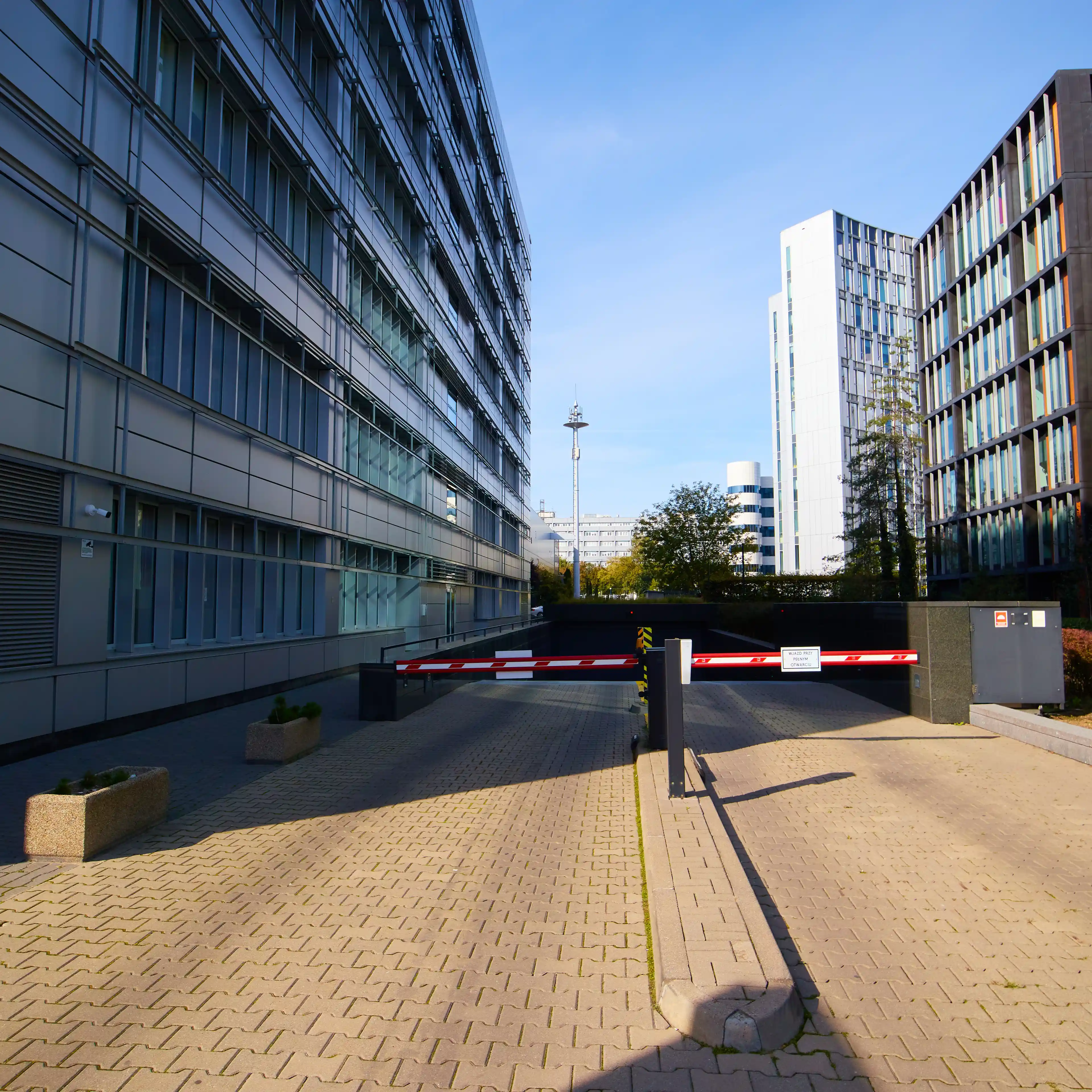 Allianz, Rodziny Hiszpańskich 1, Warszawa, Mokotów