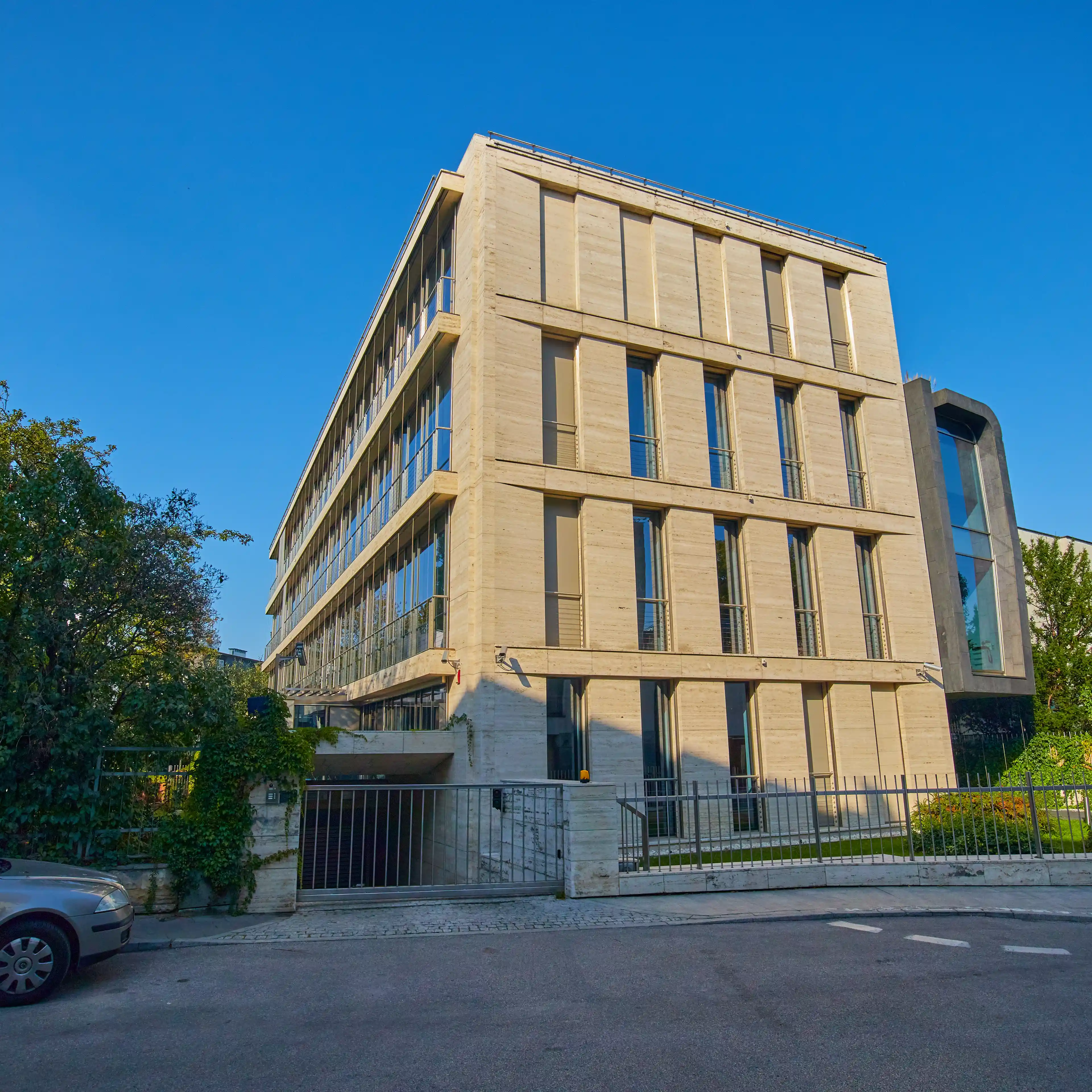 Wolf Nullo, Franciszka Nullo 2, Warsaw, Centrum