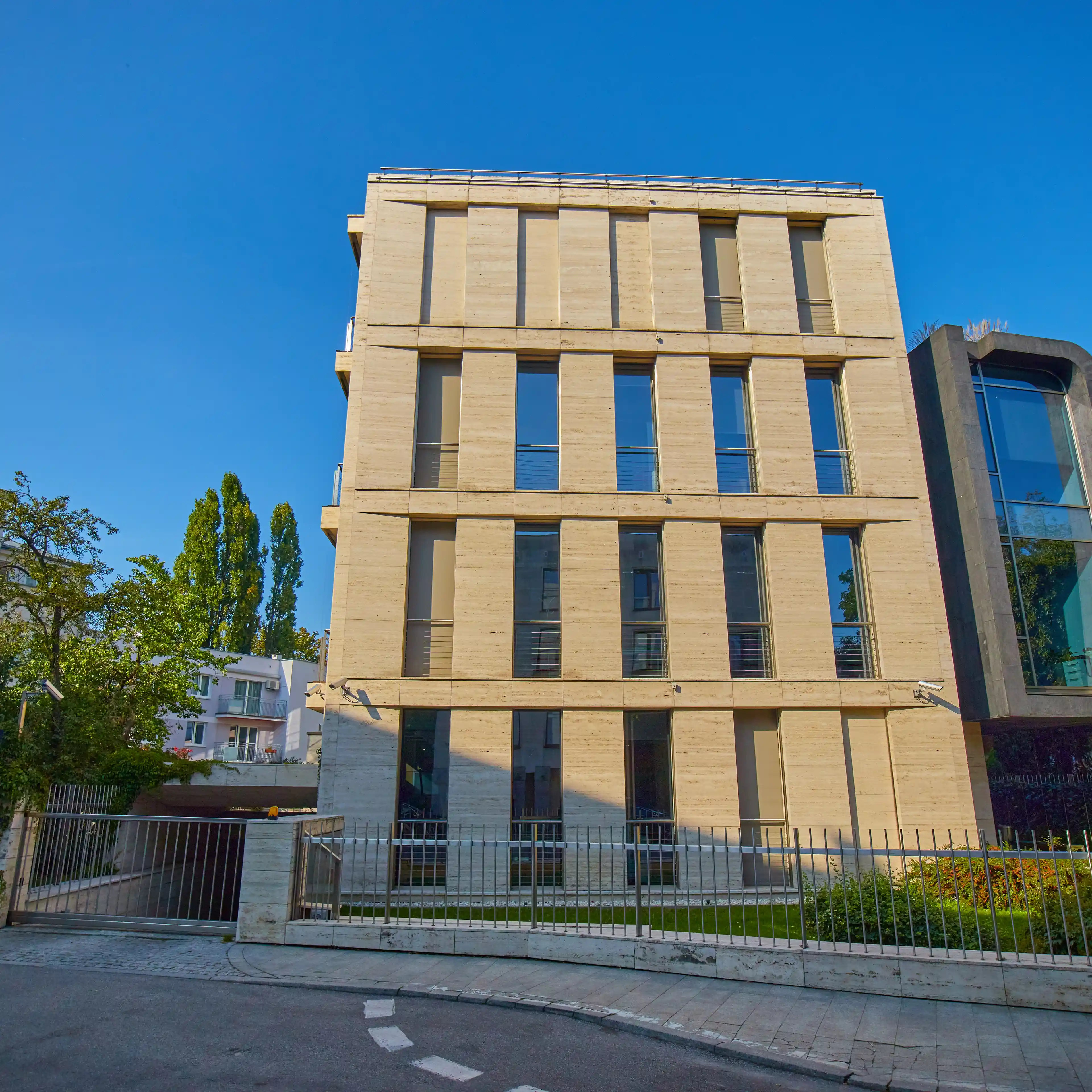 Wolf Nullo, Franciszka Nullo 2, Warsaw, Centrum