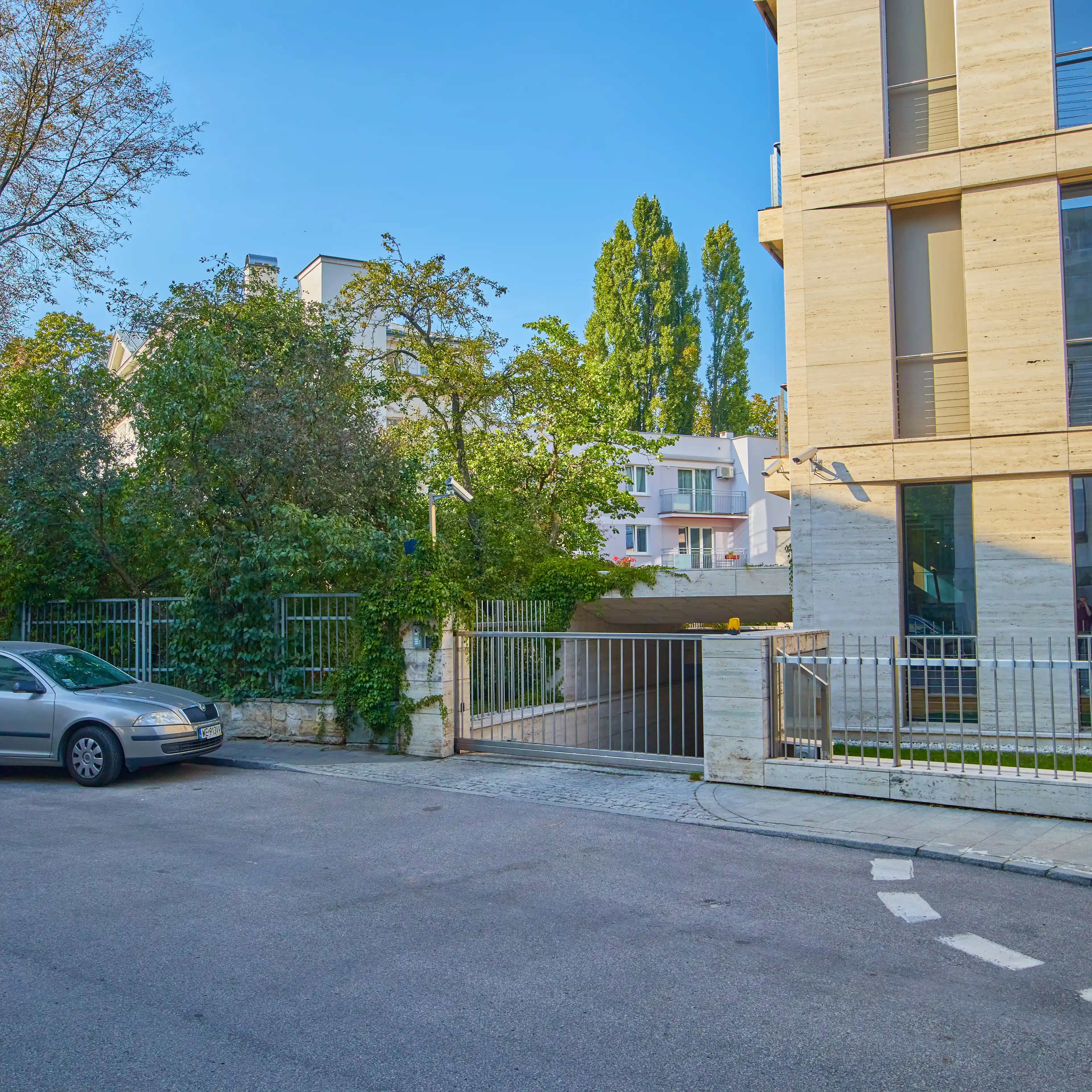 Wolf Nullo, Franciszka Nullo 2, Warsaw, Centrum