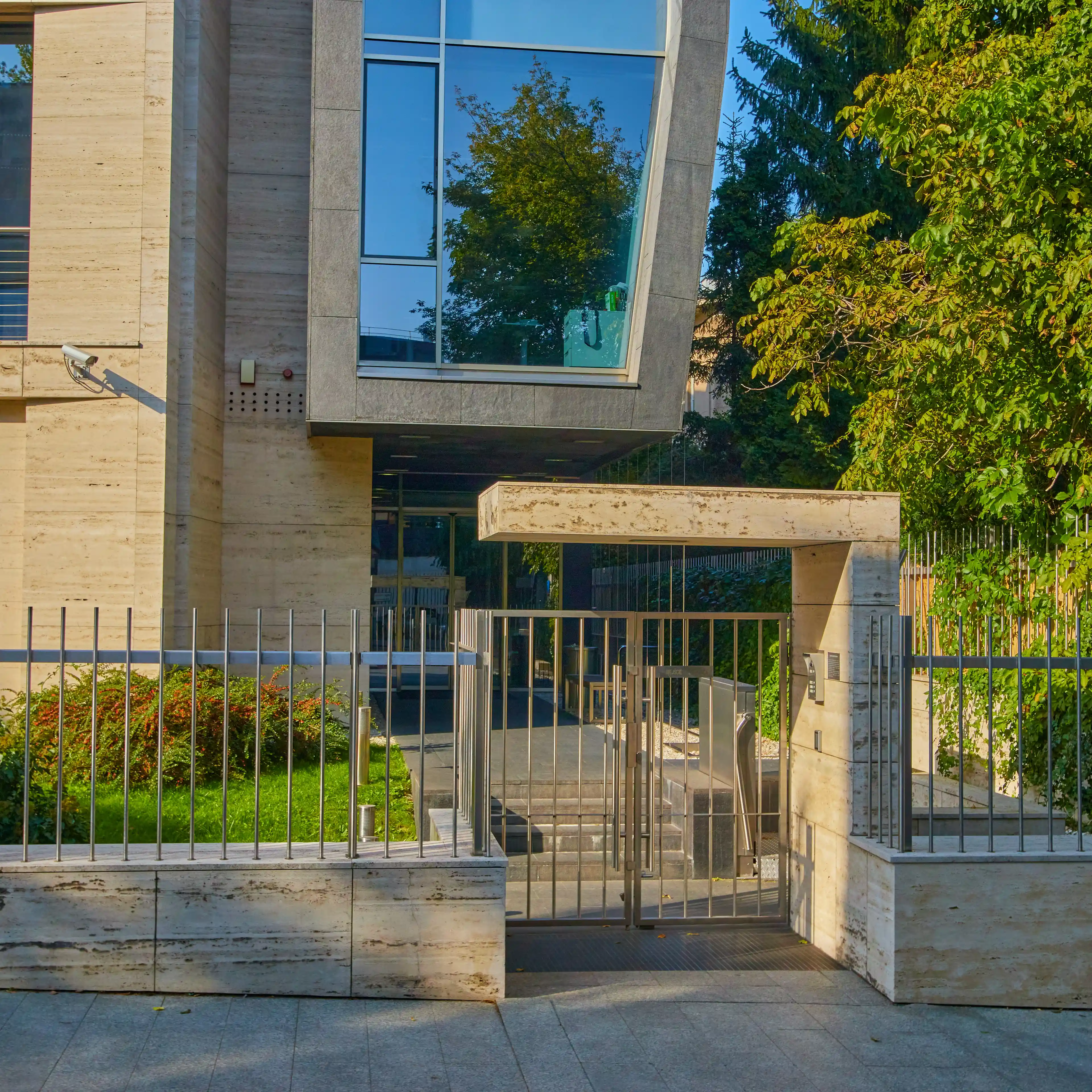 Wolf Nullo, Franciszka Nullo 2, Warsaw, Centrum