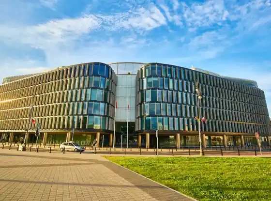 Metropolitan siedzibą dla firmy 7R