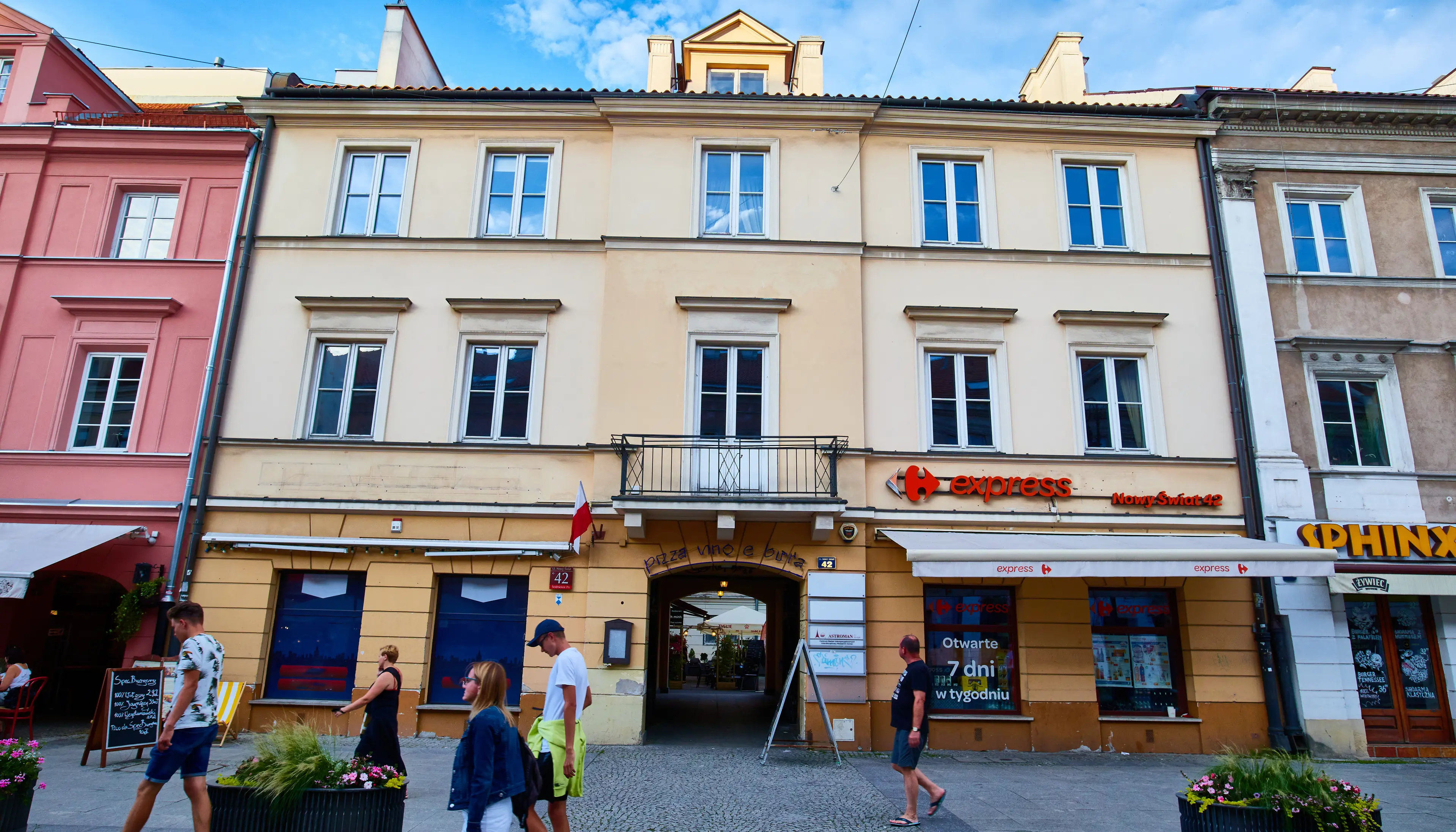 Nowy Świat 42, Nowy Świat 42, Warszawa, Centrum