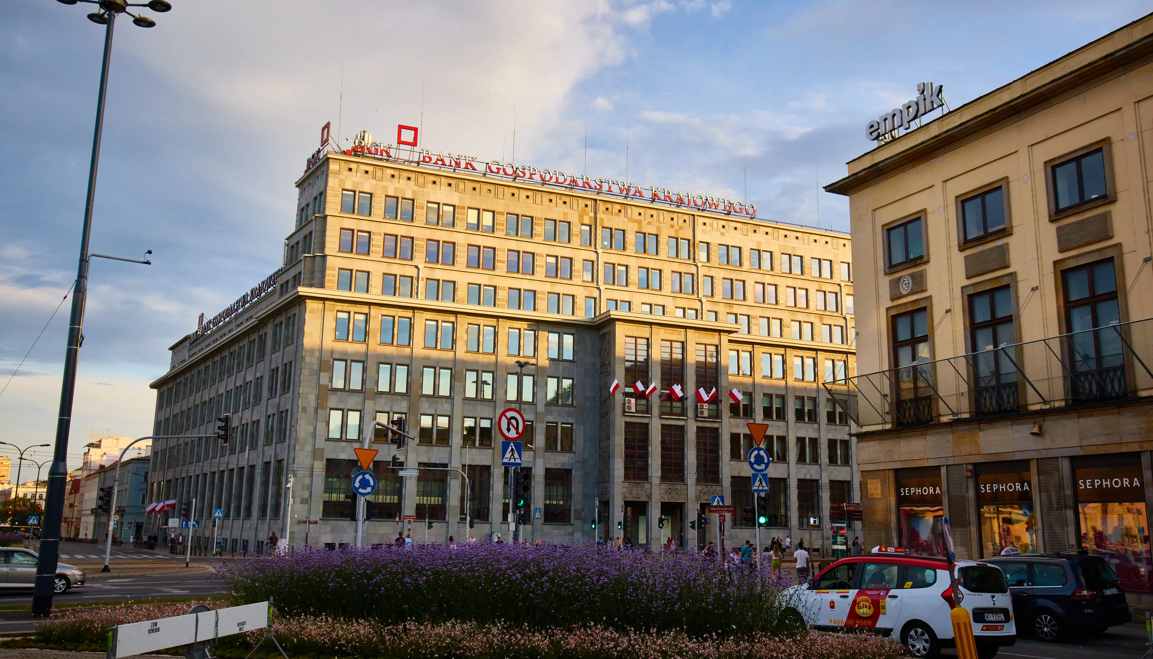 Budynek Banku Gospodarstwa Krajowego, Al. Jerozolimskie 7, Warszawa, Centrum
