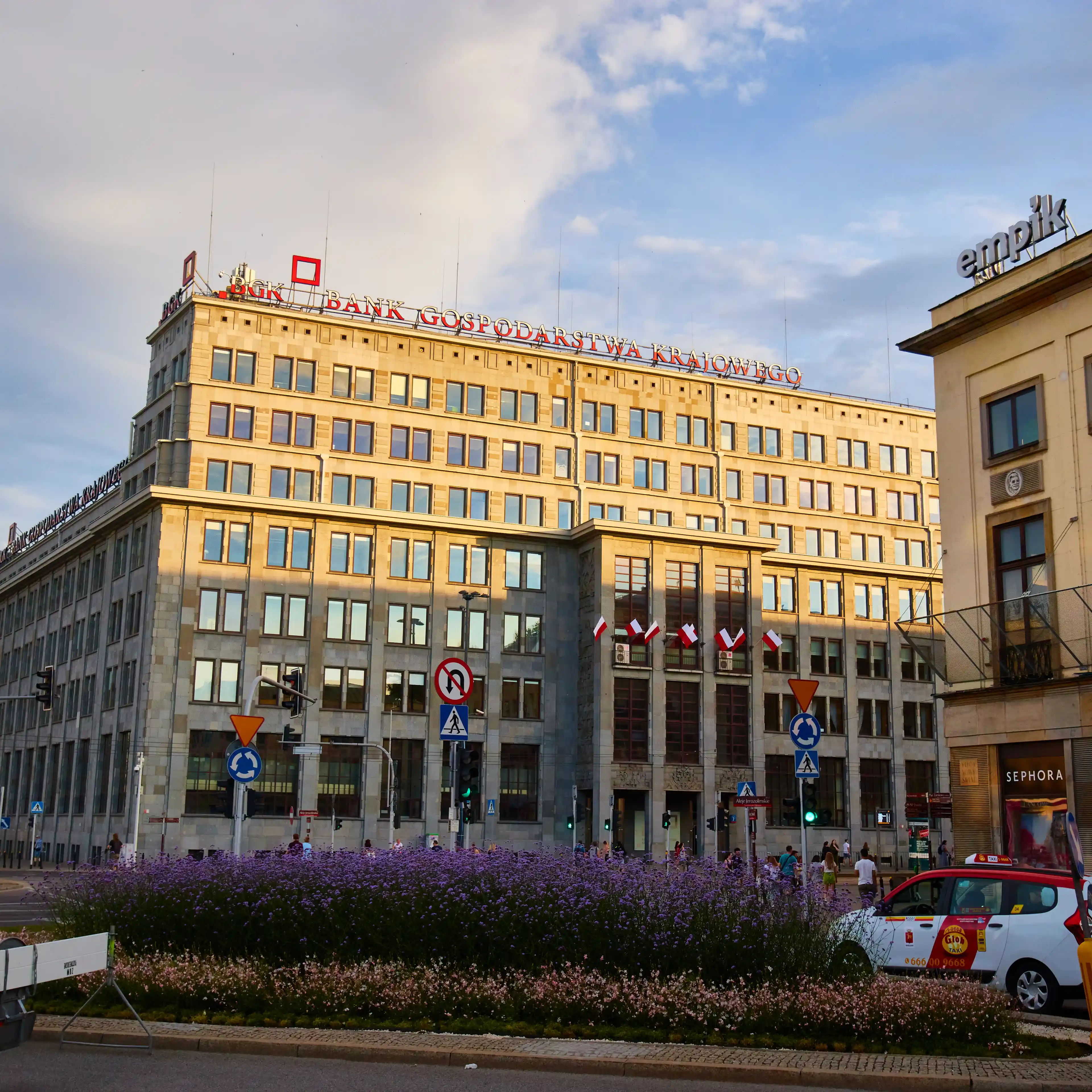 Budynek Banku Gospodarstwa Krajowego, Al. Jerozolimskie 7, Warsaw, Centrum