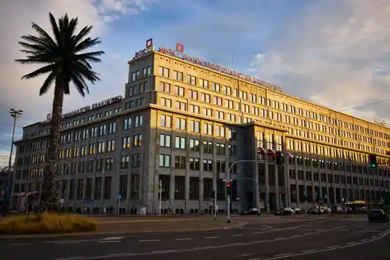 Budynek Banku Gospodarstwa Krajowego, Al. Jerozolimskie 7, Warsaw, Centrum