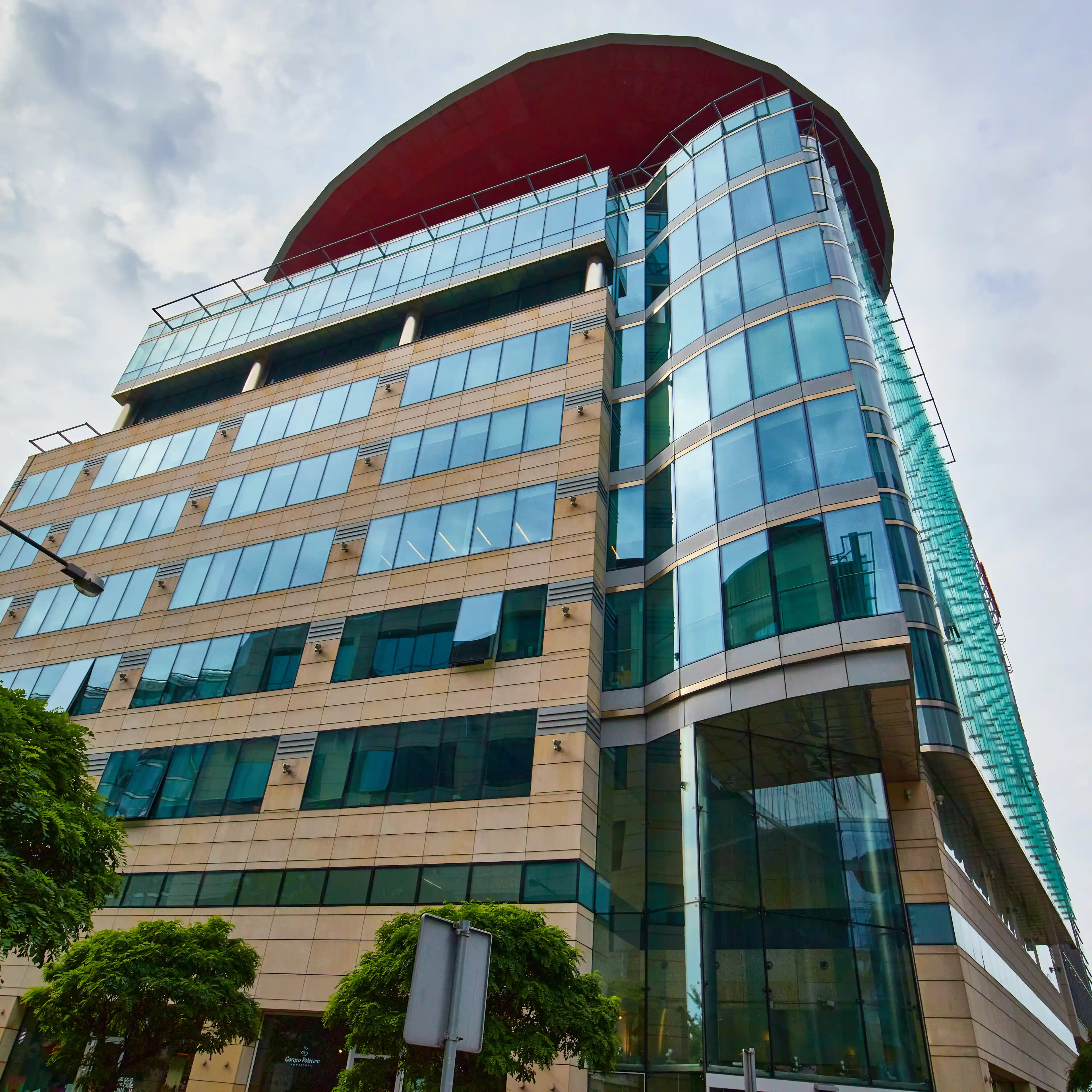 myhive Crown Tower, Hrubieszowska 2, Warszawa, Wola