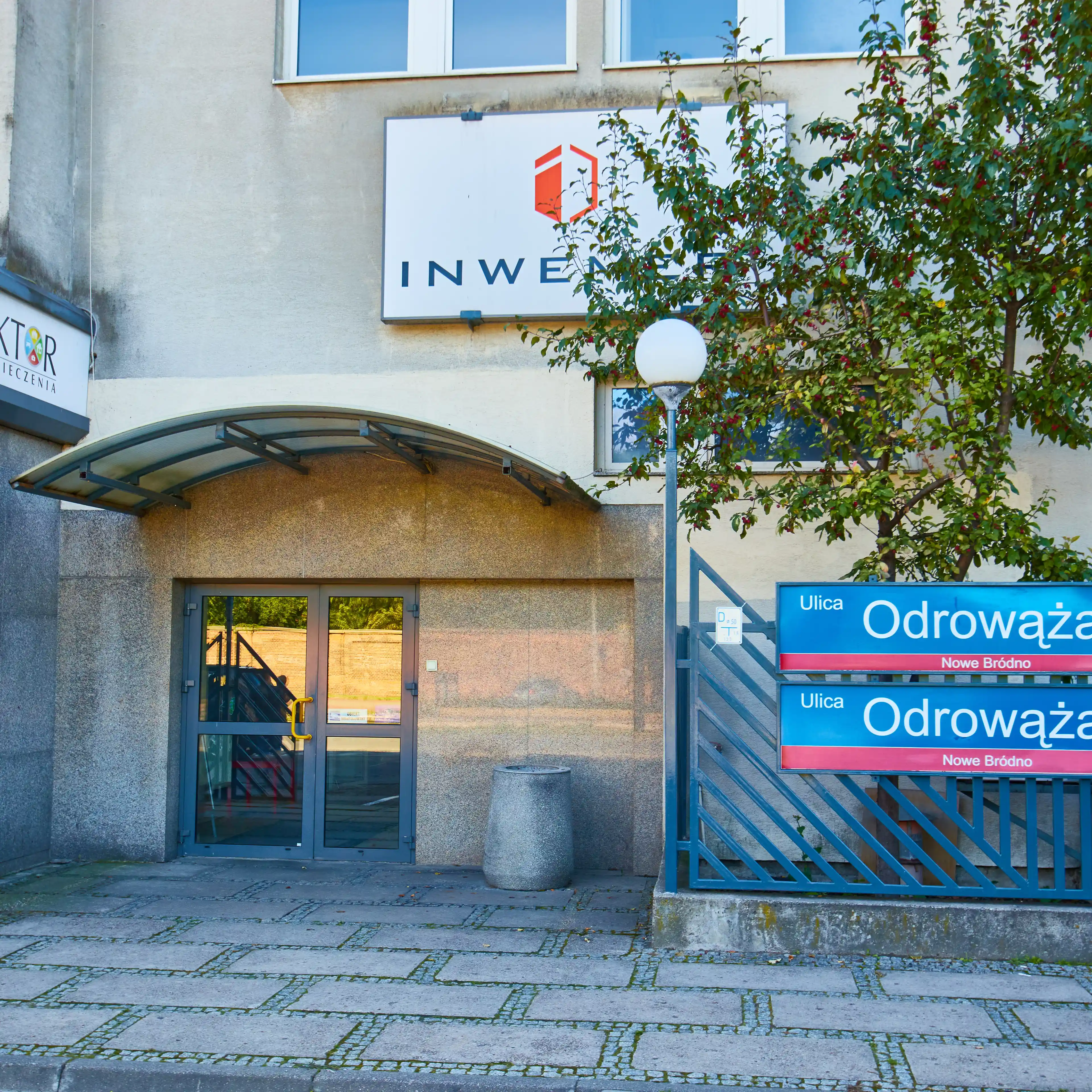 Odrowąża 15, Odrowąża 15, Warsaw, Praga
