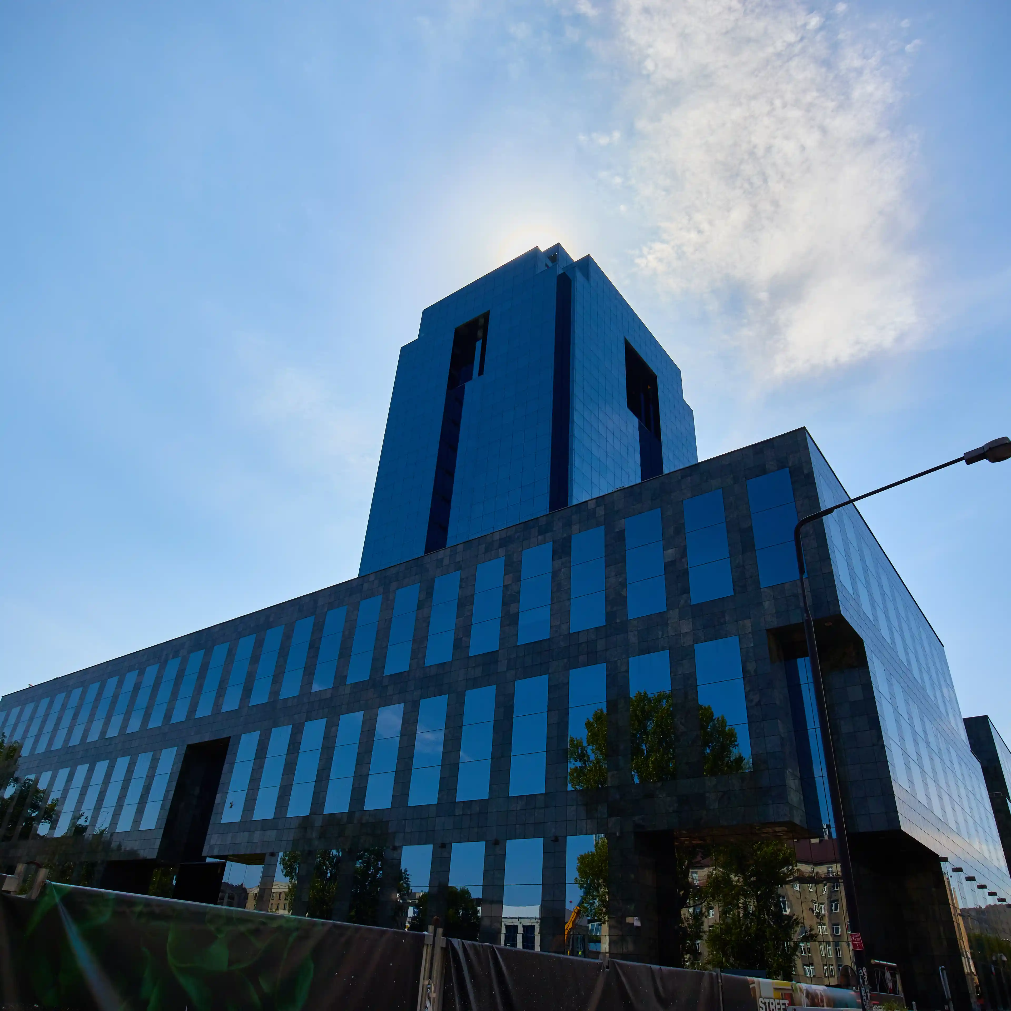V Tower (daw. Warta Tower), Chmielna 85/87, Warszawa, Centrum