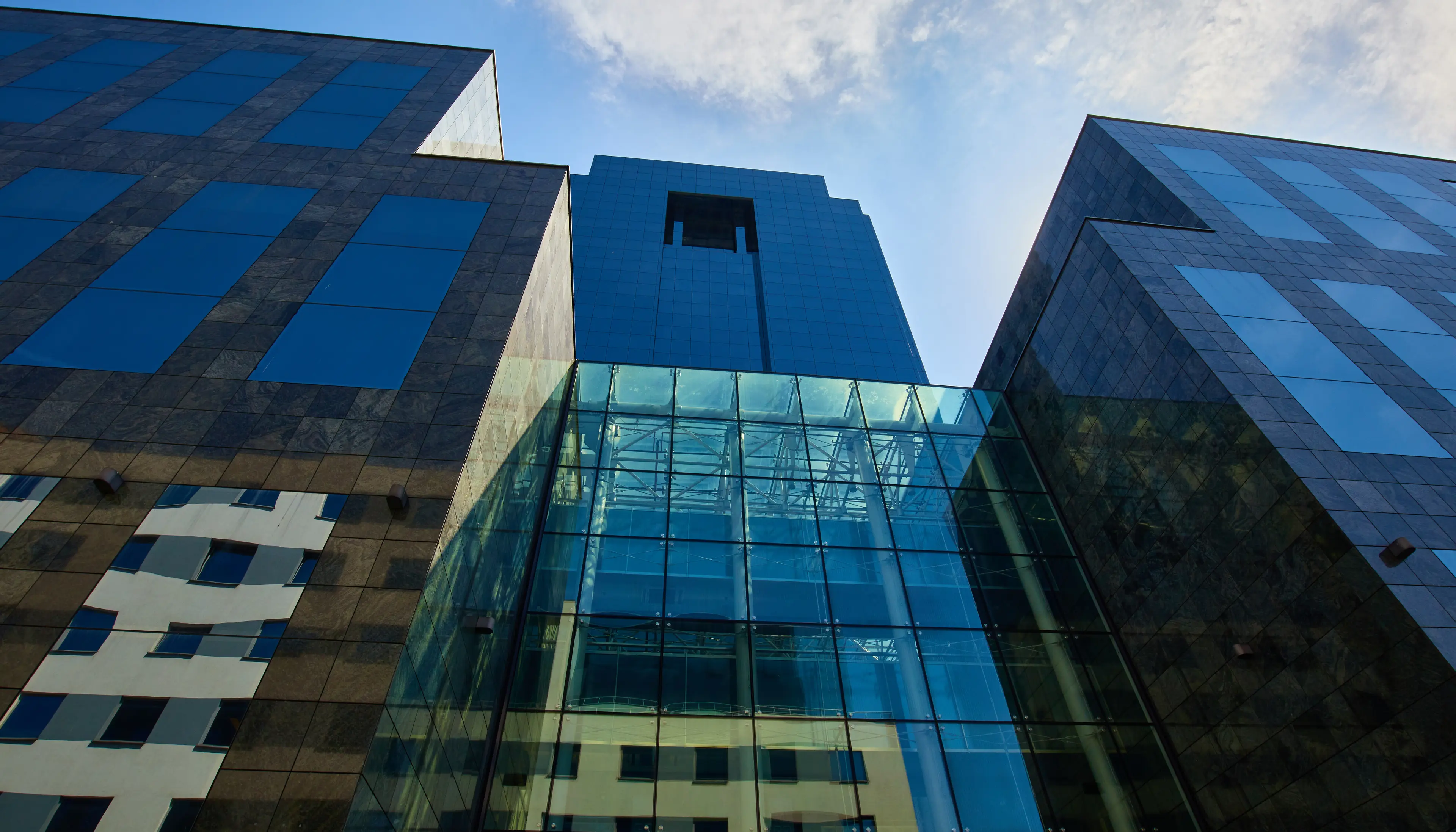 V Tower (daw. Warta Tower), Chmielna 85/87, Warszawa, Centrum