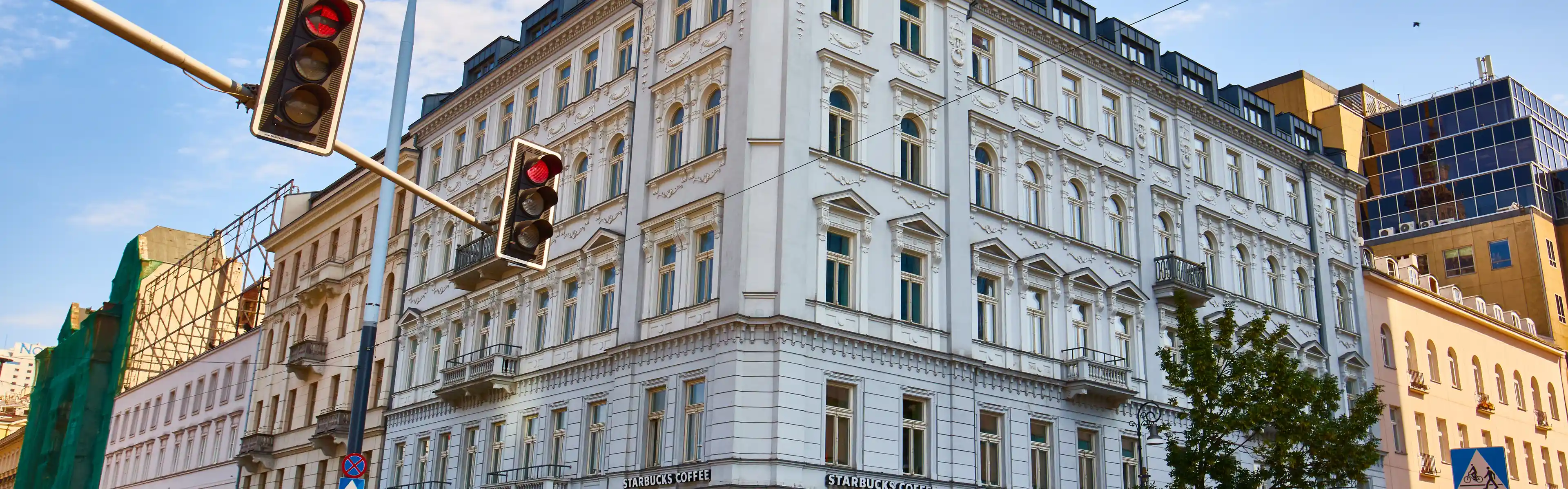 Sprzedaż luksusowego biurowca w centrum Warszawy