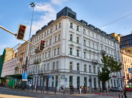 Sprzedaż luksusowego biurowca w centrum Warszawy