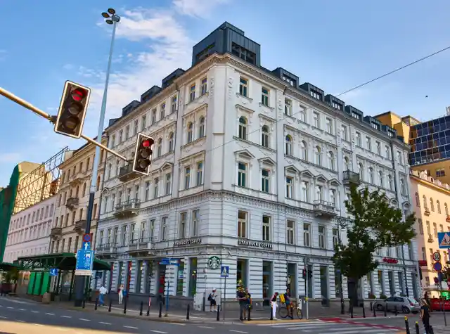 Sprzedaż luksusowego biurowca w centrum Warszawy