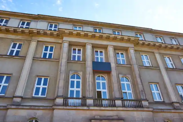 Plac Dąbrowskiego 3, Plac Dąbrowskiego 3, Warszawa, Centrum