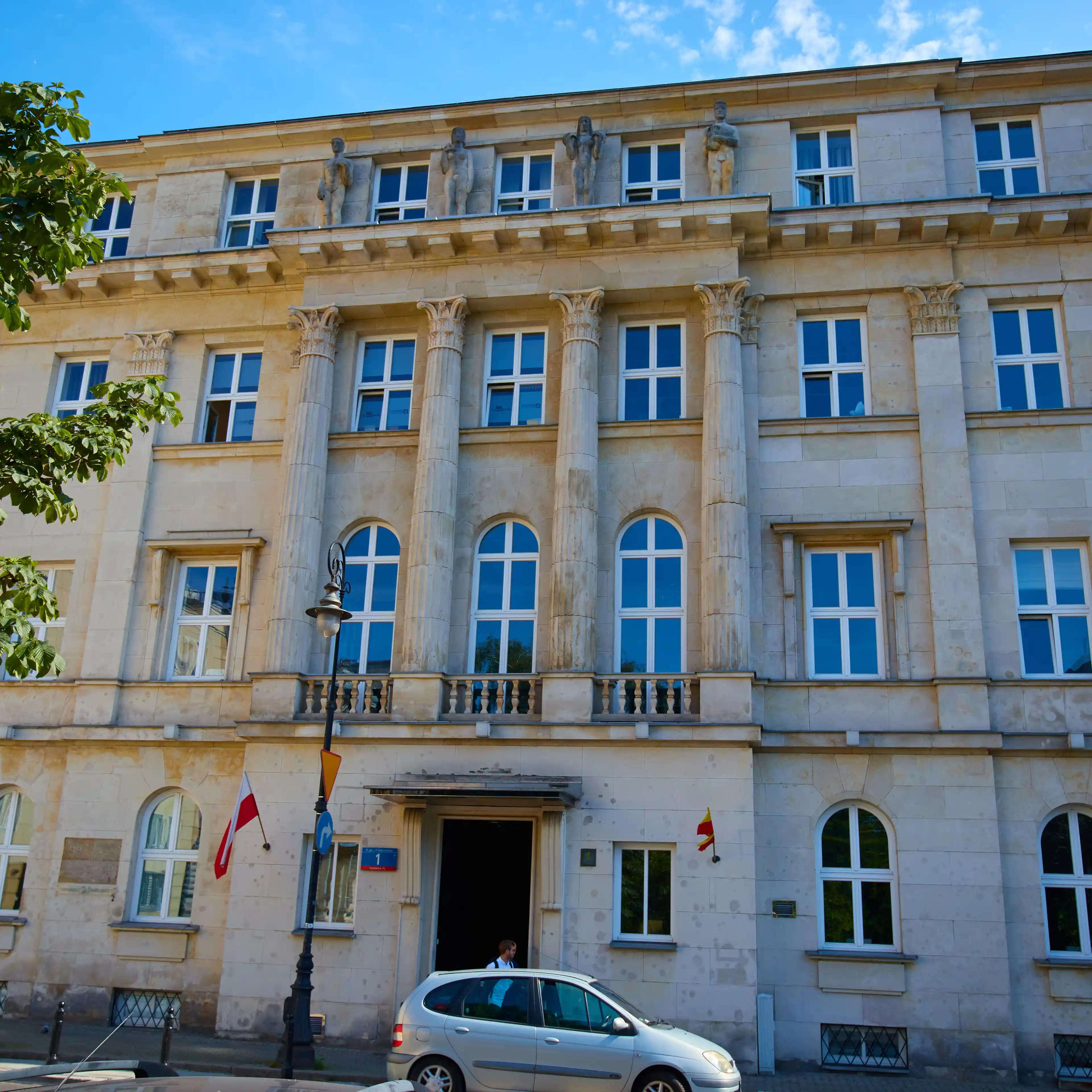 Plac Dąbrowskiego 1, Dąbrowskiego 1, Warszawa, Centrum