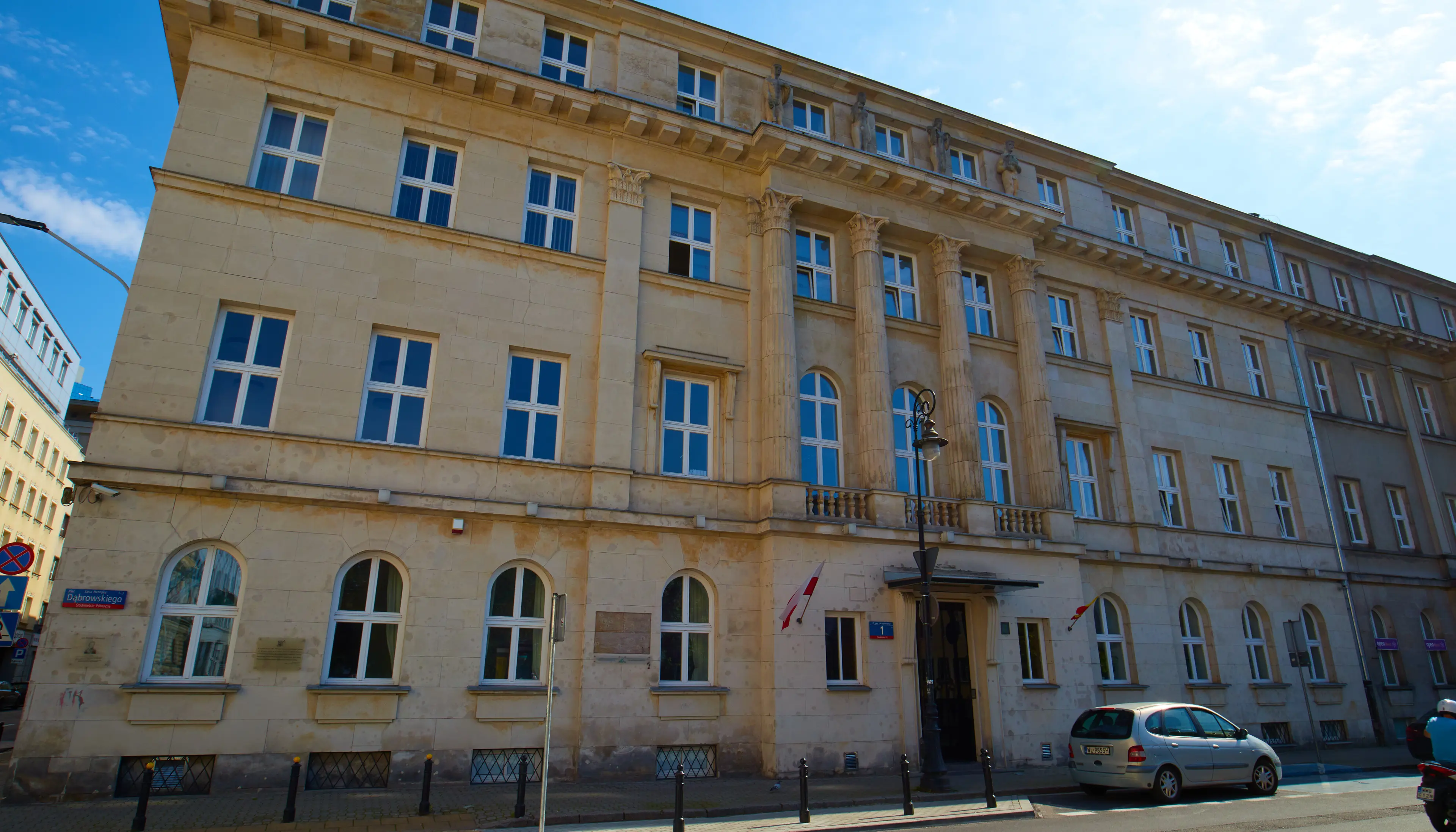 Plac Dąbrowskiego 1, Dąbrowskiego 1, Warszawa, Centrum
