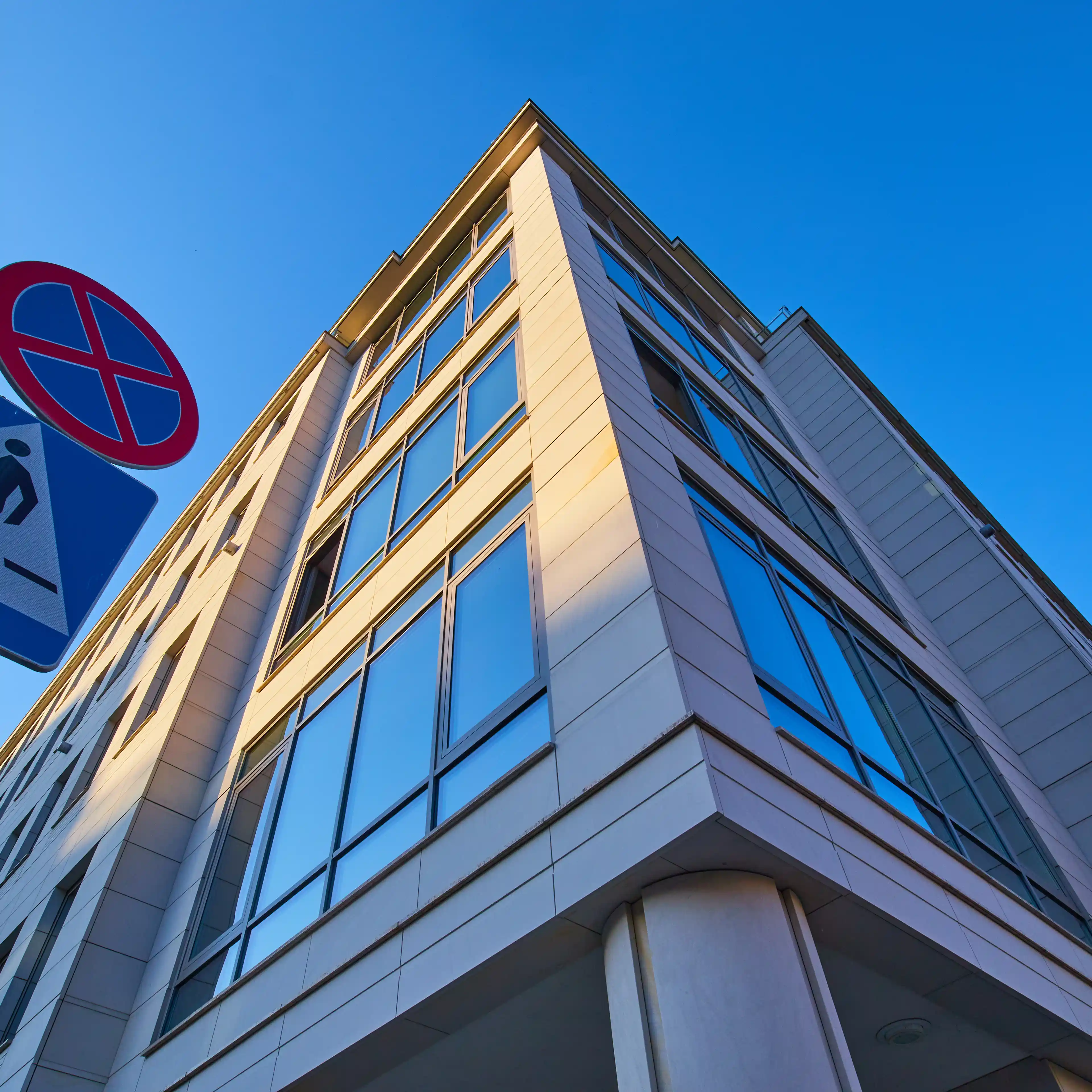 Hortus, Topiel 12, Warsaw, Centrum