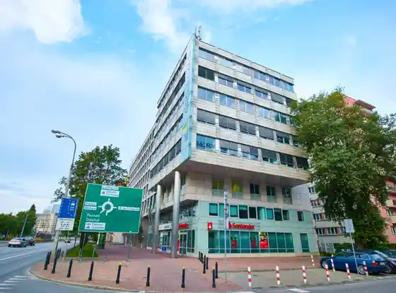 Fundusz kupuje biurowiec przy Placu Zawiszy i podda go metamorfozie