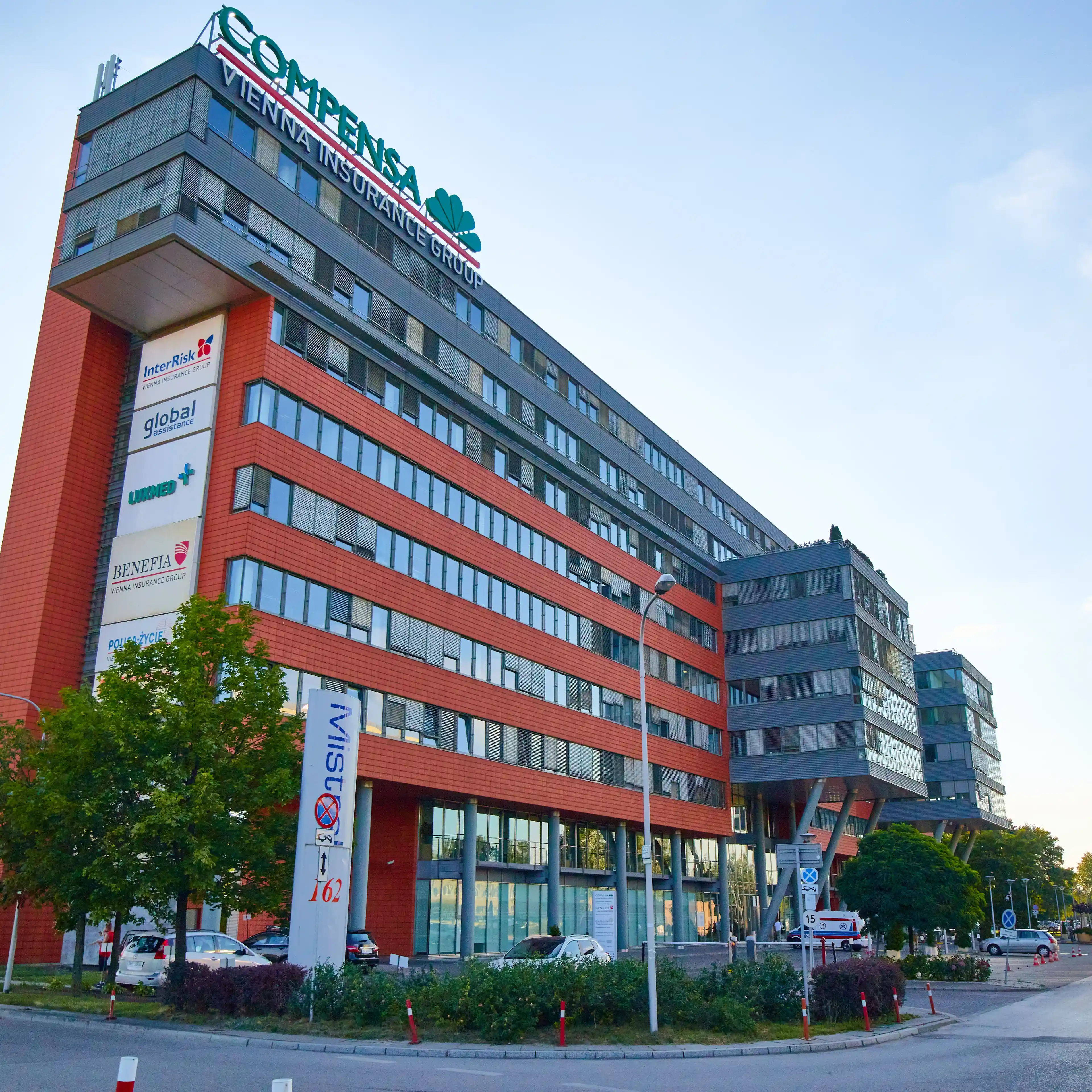 Mistral B, Al. Jerozolimskie 162A, Warsaw, Ochota i Włochy