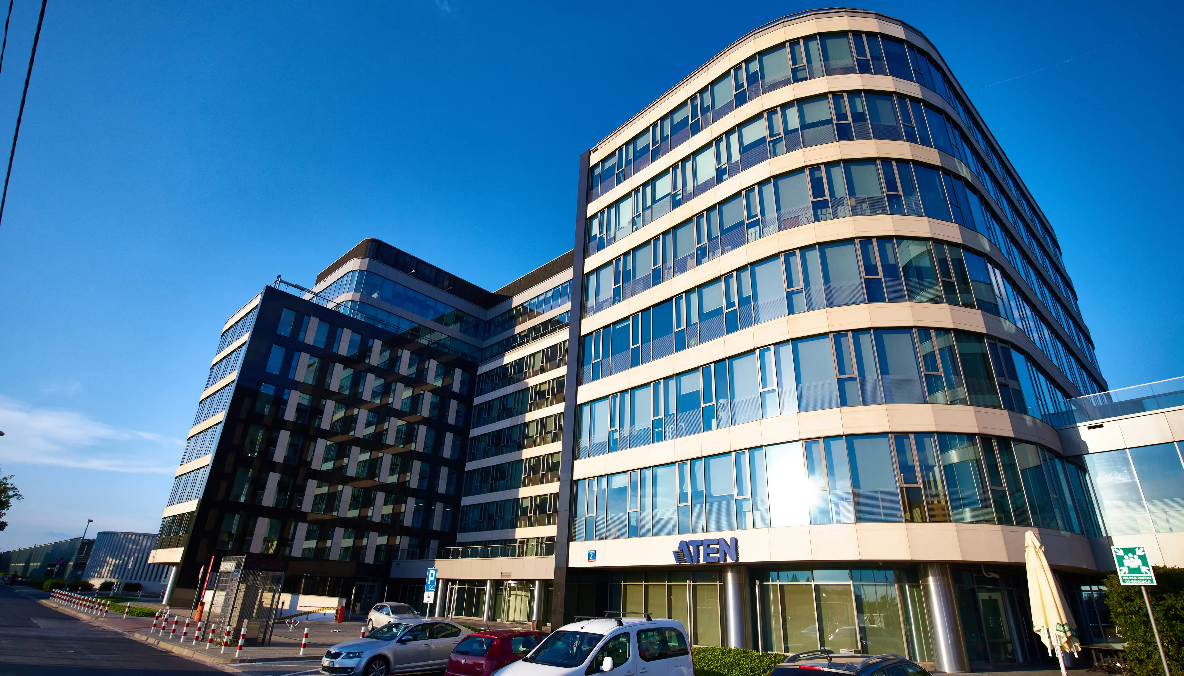 Libra Business Centre 1, Daimlera 2, Warsaw, Ochota i Włochy