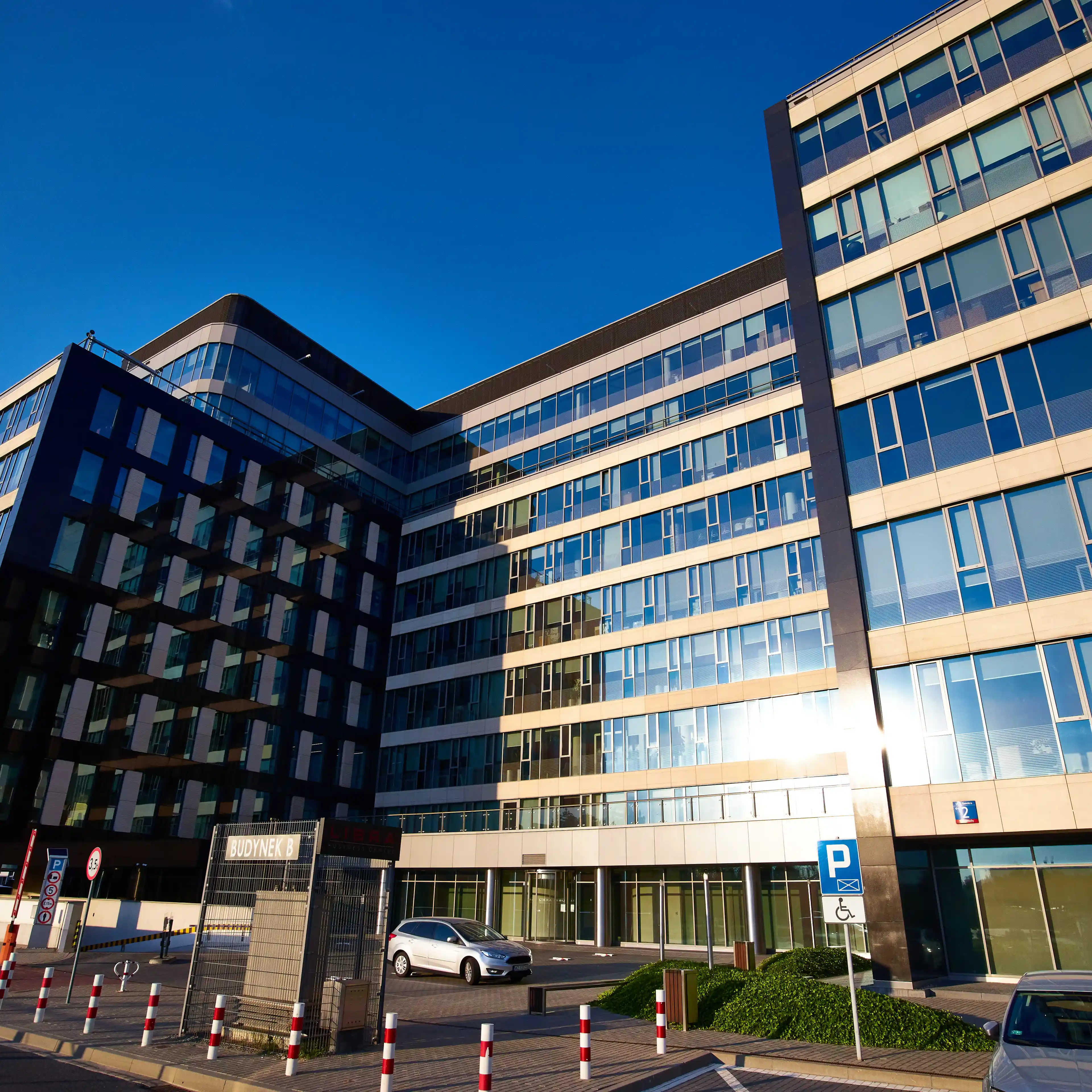 Libra Business Centre 1, Daimlera 2, Warszawa, Ochota i Włochy