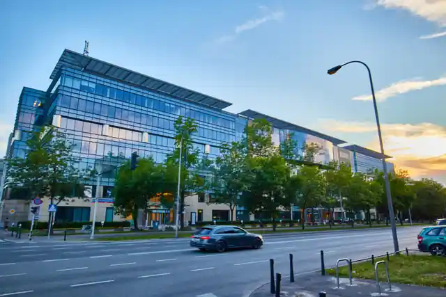 Bitwy Warszawskiej Business Center, Bitwy Warszawskiej 1920 r. 7, Warszawa, Ochota i Włochy