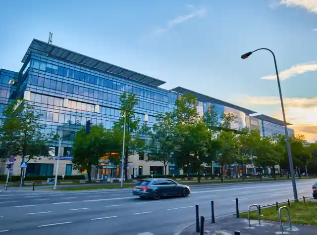Biurowiec Bitwy Warszawskiej Business Center pozostanie siedzibą firmy Shell