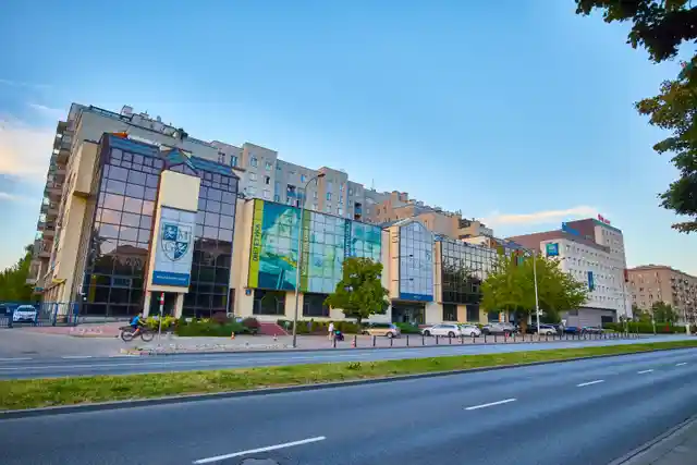 Bitwy Warszawskiej 1920r. 18 / MedHouse, Bitwy Warszawskiej 1920 r. 18, Warszawa, Ochota i Włochy