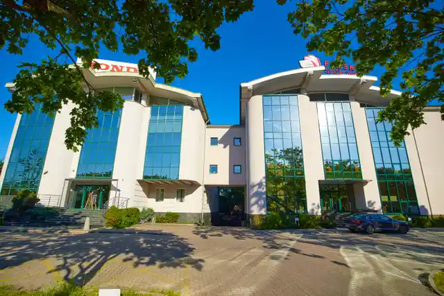 Honda HQ, Puławska 381, Warszawa, Ursynów