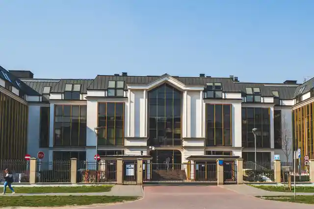 Jana Kazimierza 10, Jana Kazimierza 10, Warsaw, Wola