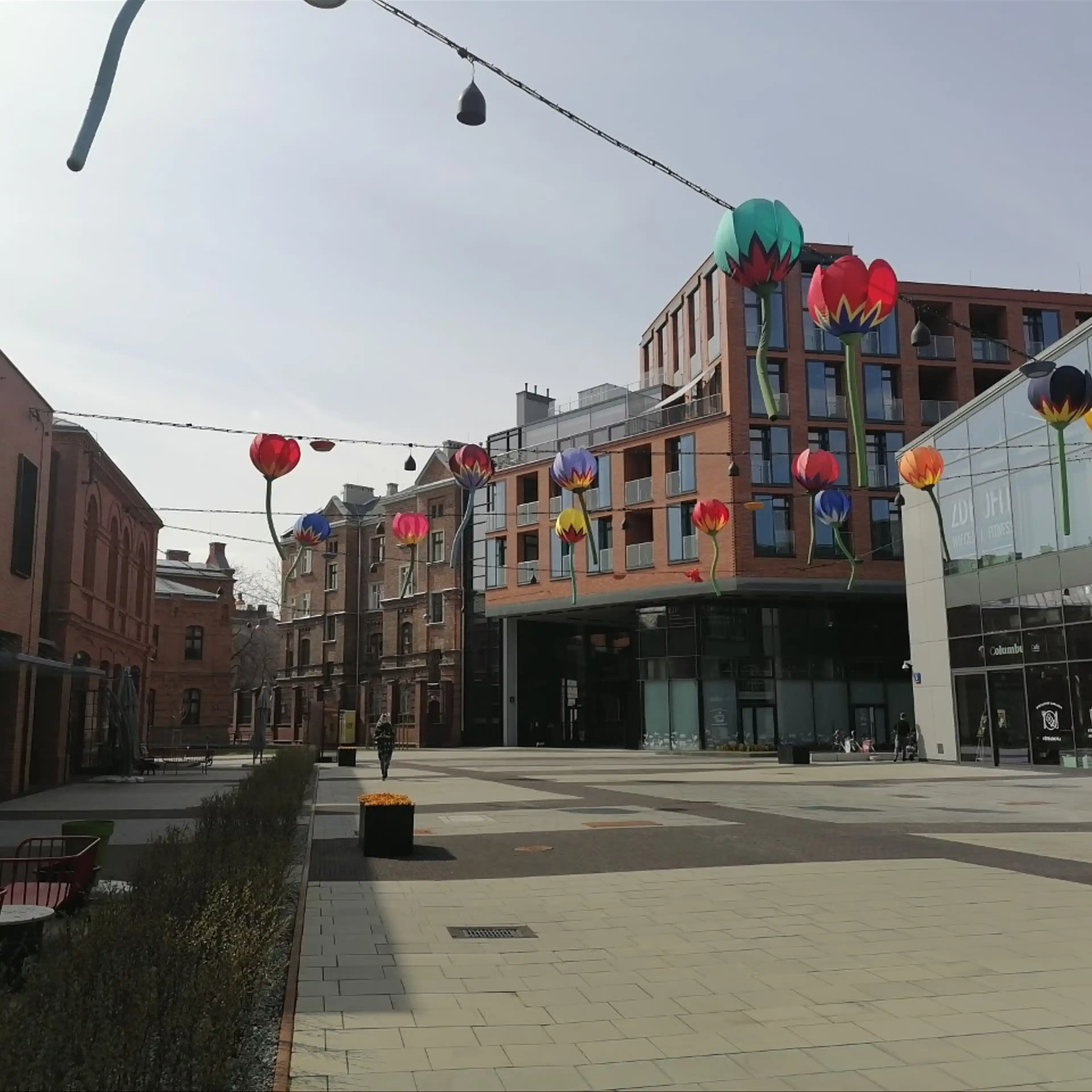 Monopol M - Biura serwisowane, Plac Konesera 12, Warszawa, Praga