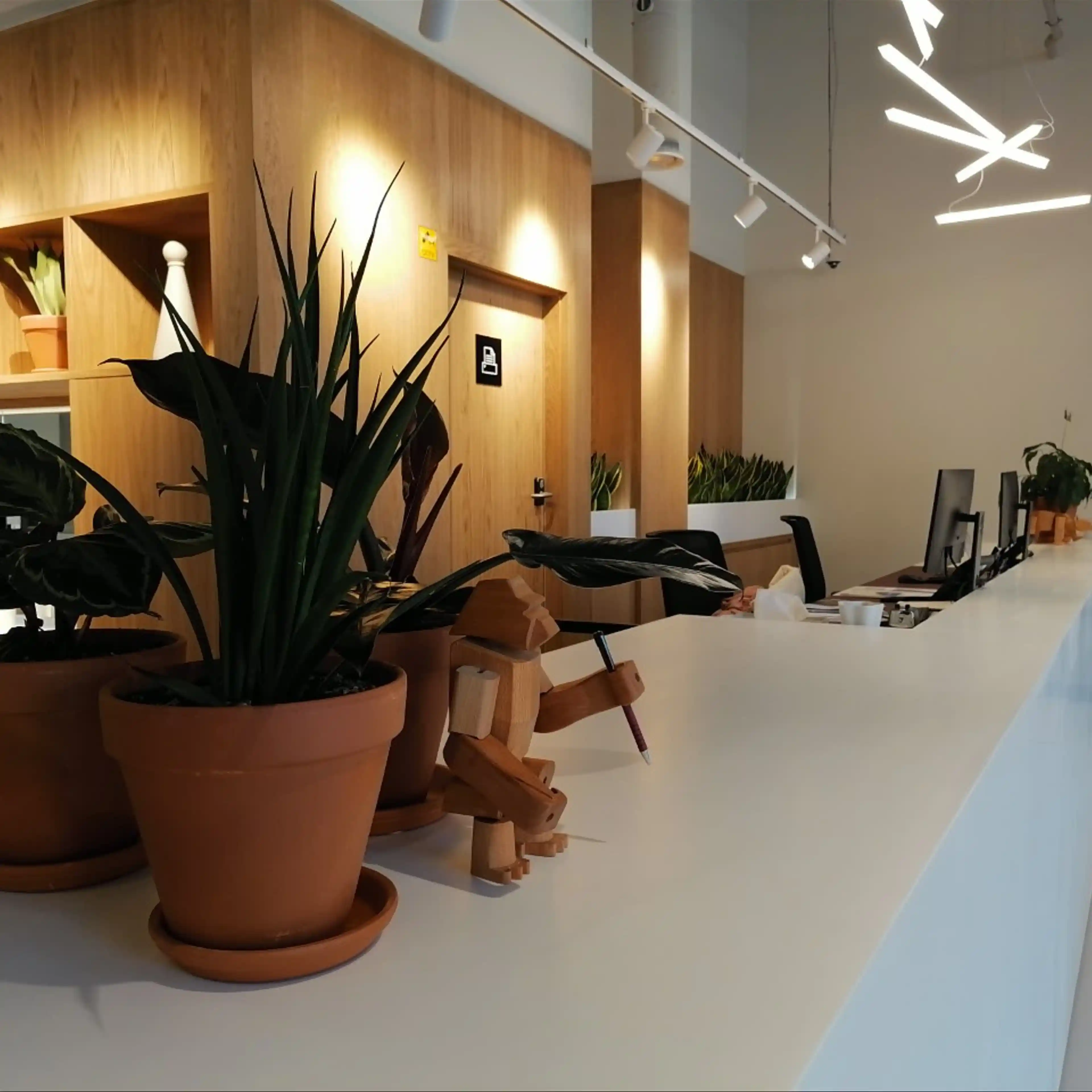 Monopol M - Biura serwisowane, Plac Konesera 12, Warszawa, Praga