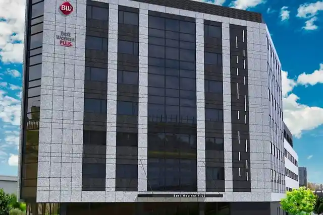 V Hotel Warsaw, Kosmatki 8/10, Warszawa, Wawer