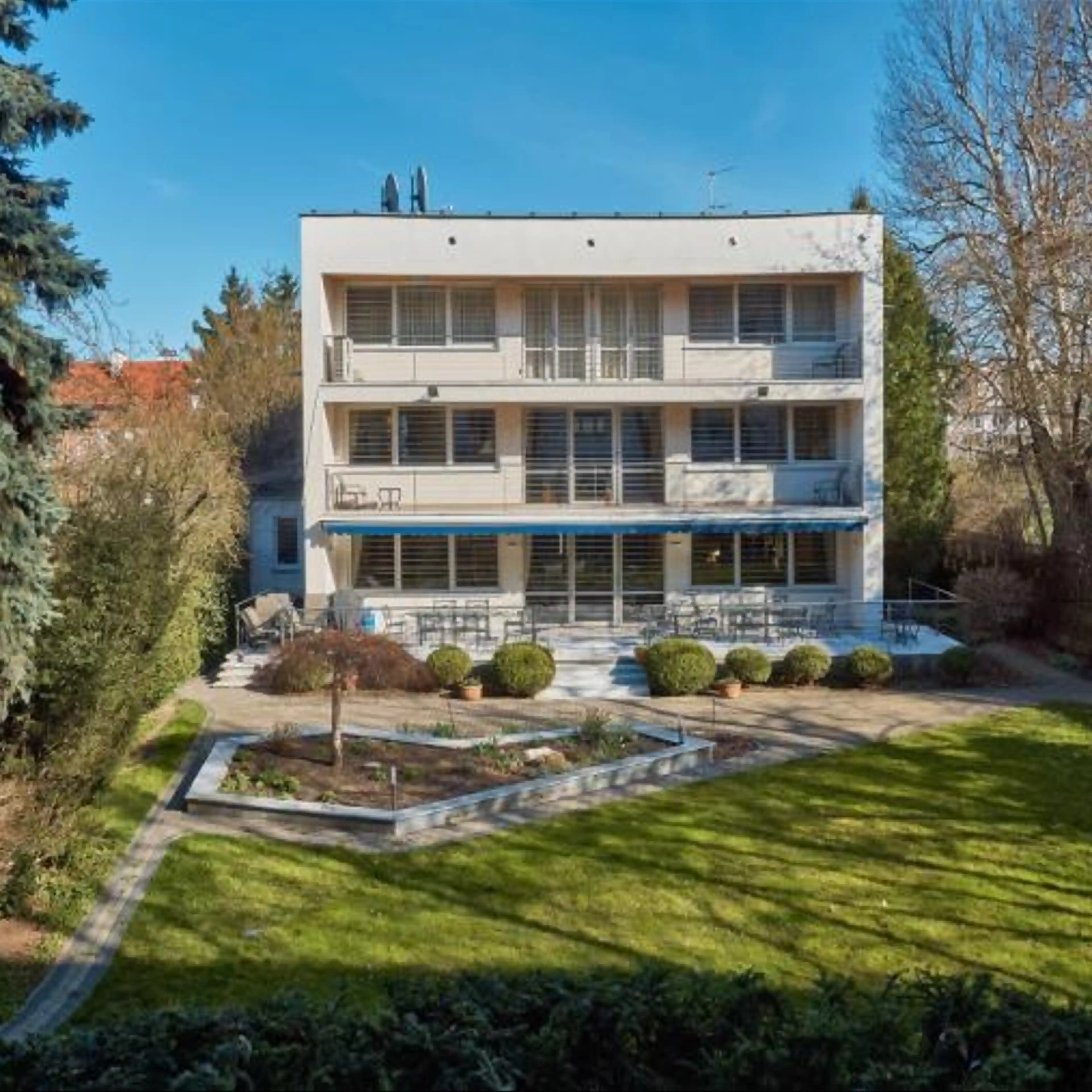 Lotaryńska 11, Lotaryńska 11, Warsaw, Praga