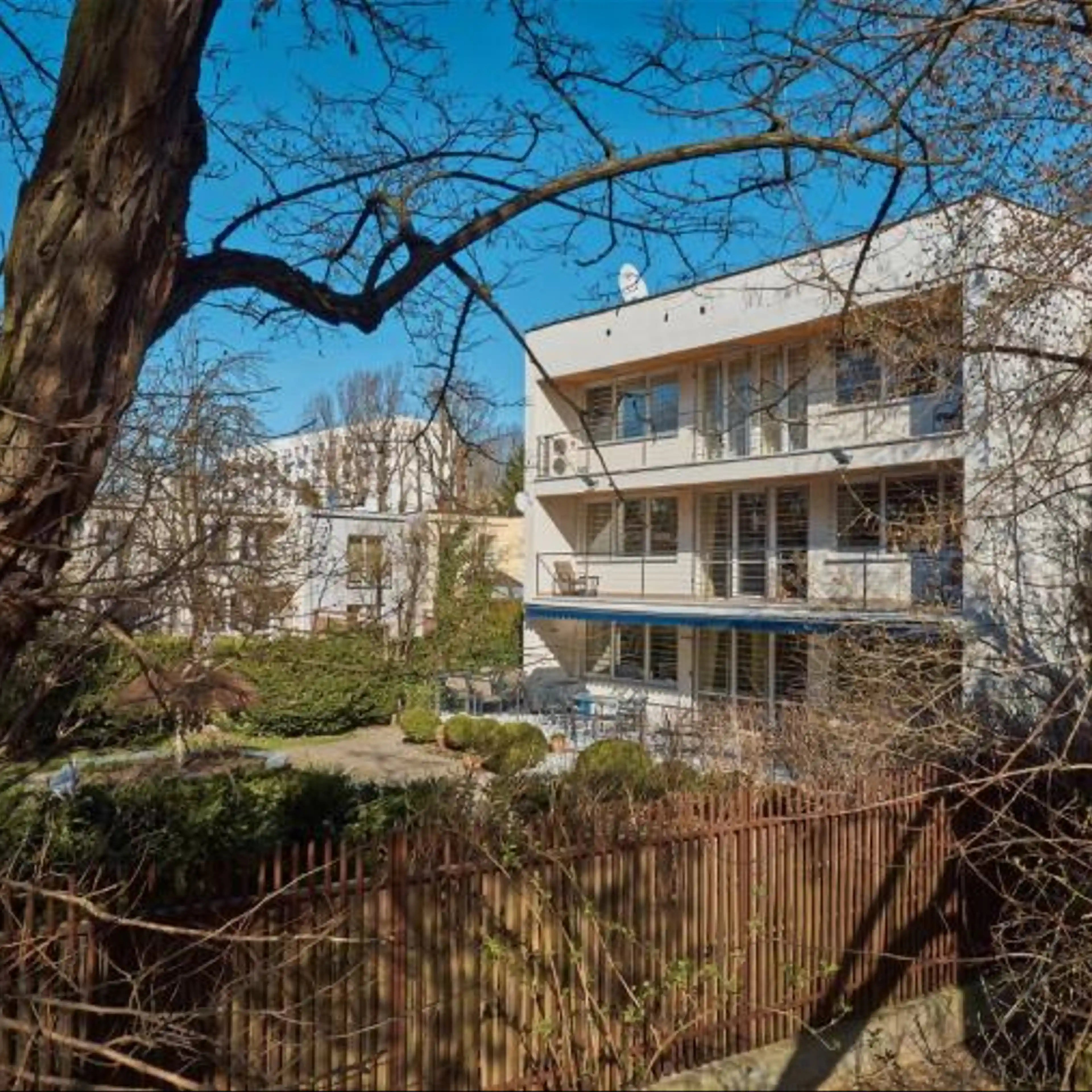 Lotaryńska 11, Lotaryńska 11, Warsaw, Praga