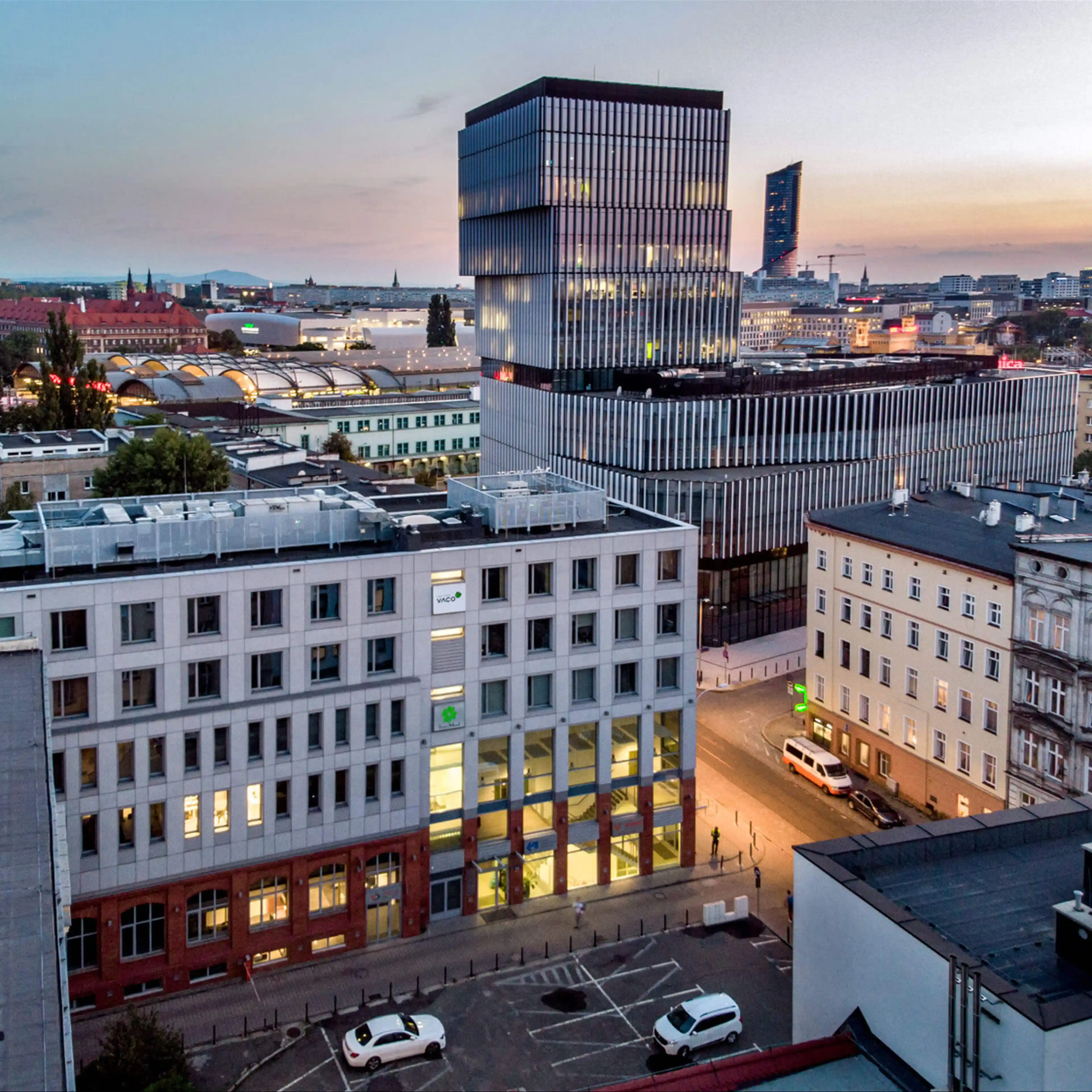 Delta 44, Dąbrowskiego 44, Wrocław, Stare Miasto