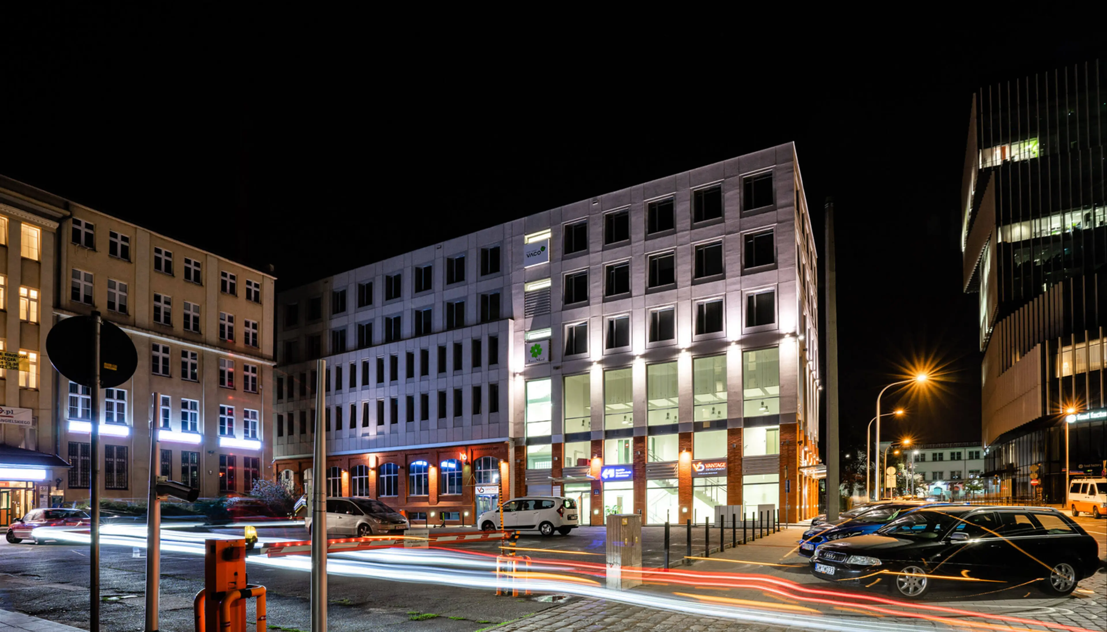 Delta 44, Dąbrowskiego 44, Wrocław, Stare Miasto